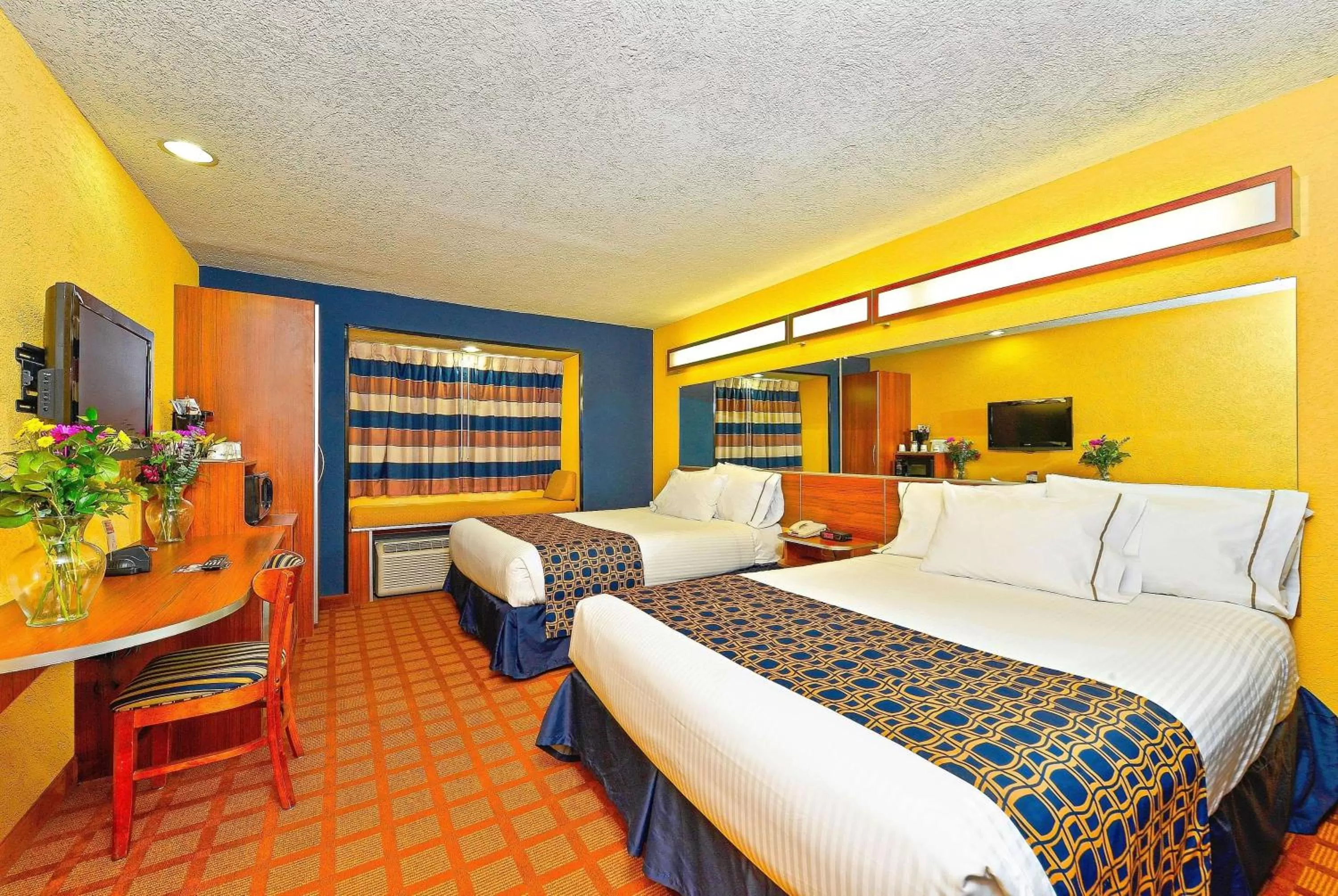Photo of the whole room, Bed in Microtel Inn & Suites by Wyndham New Braunfels I-35