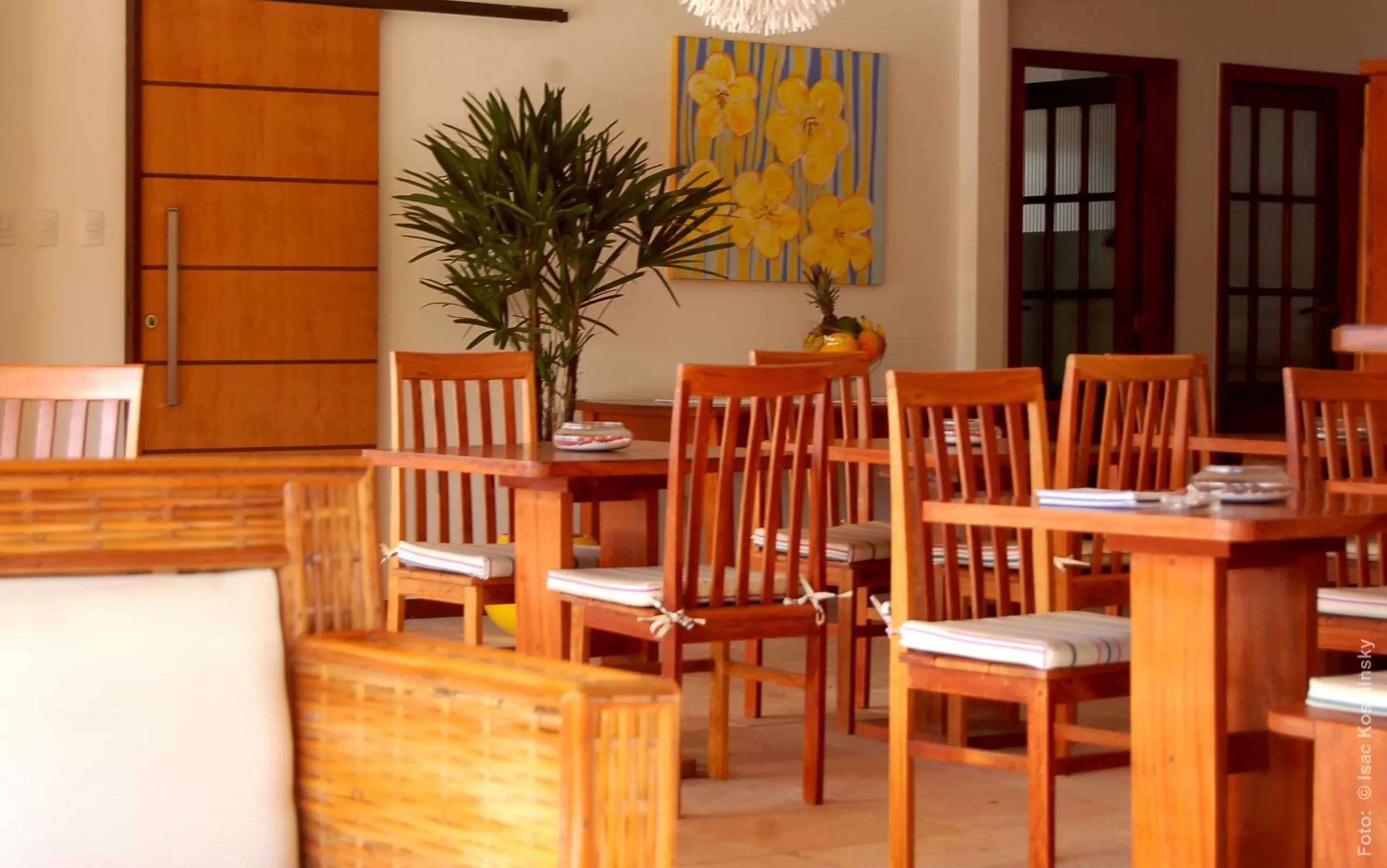 Lounge or bar, Restaurant/Places to Eat in Hotel Pousada Salvador Paradise