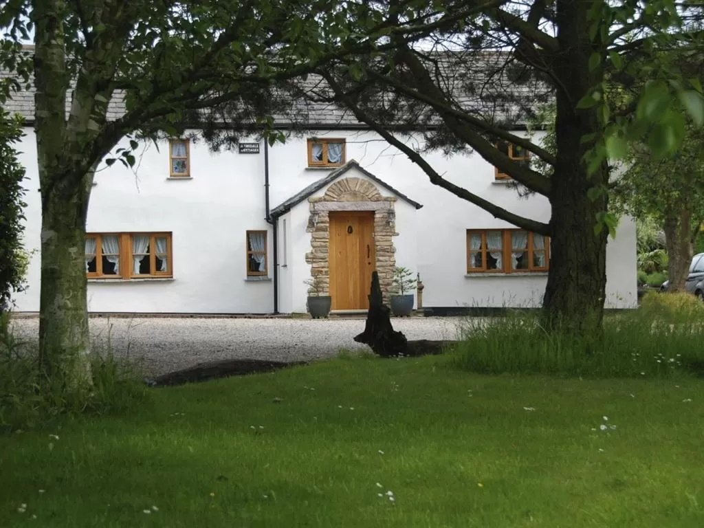 Garden in Armidale Cottages B&B