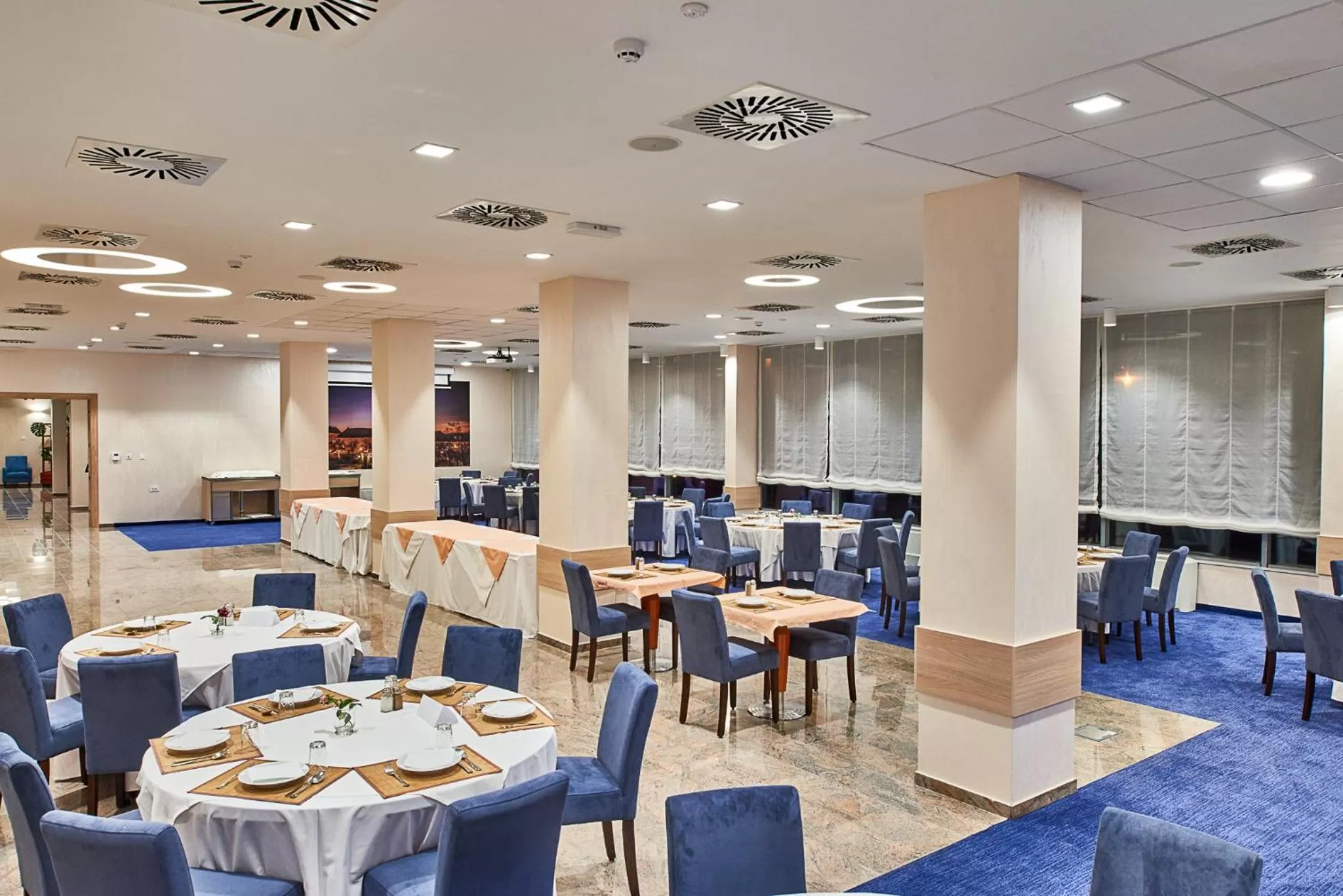 Restaurant/Places to Eat in Hotel Europa