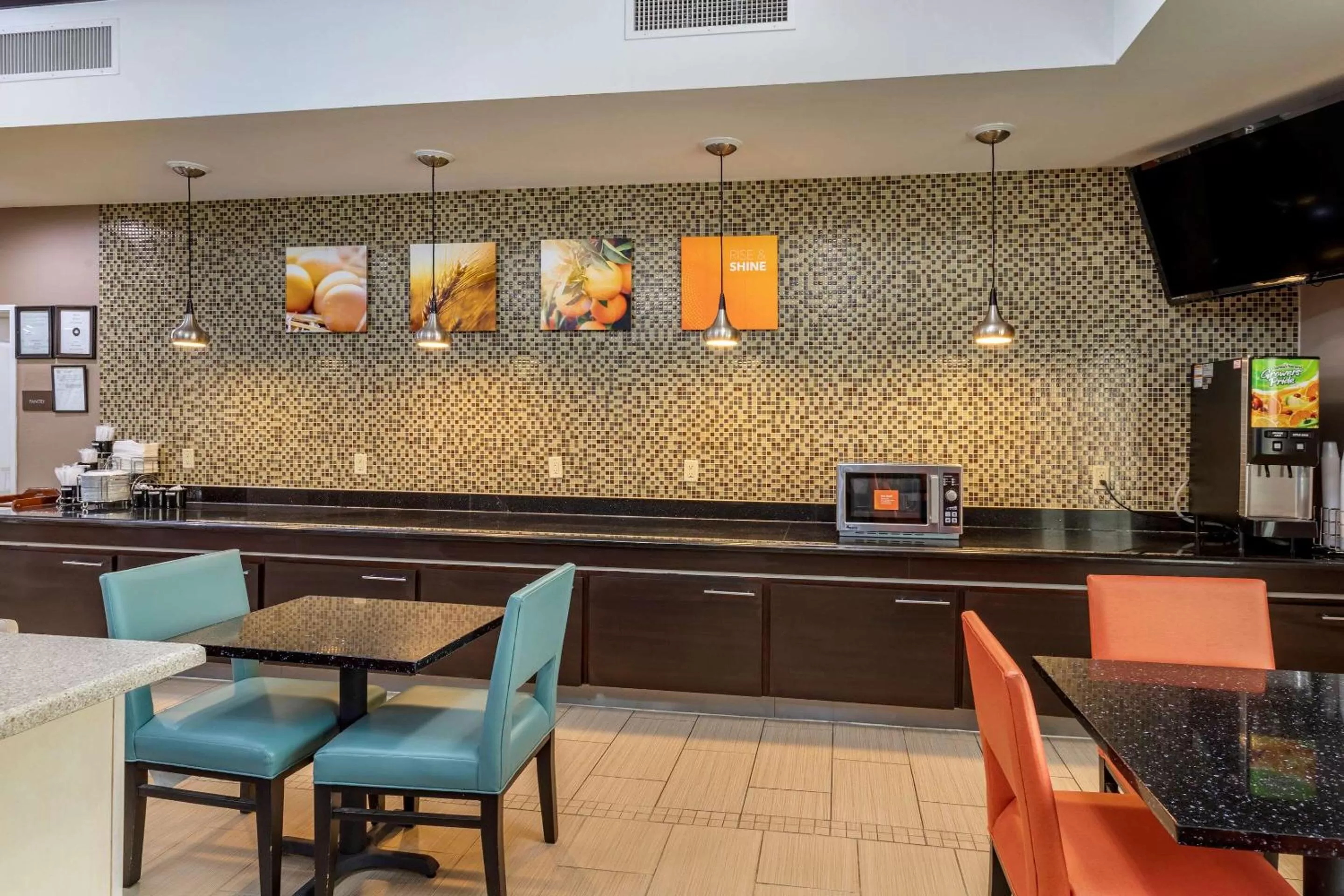 Restaurant/places to eat in Comfort Inn & Suites Cleveland TX