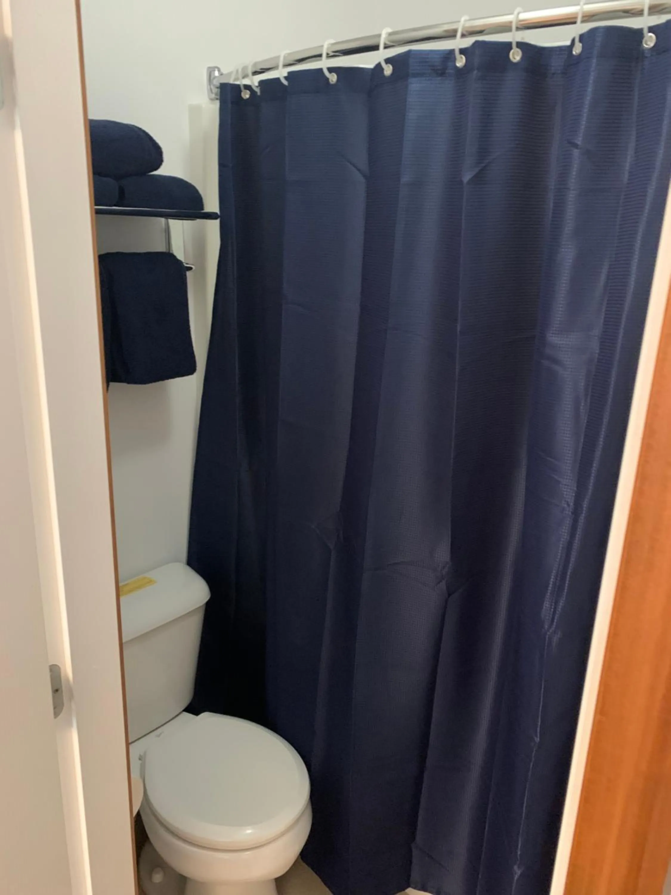 Bathroom in Peaks Lodge