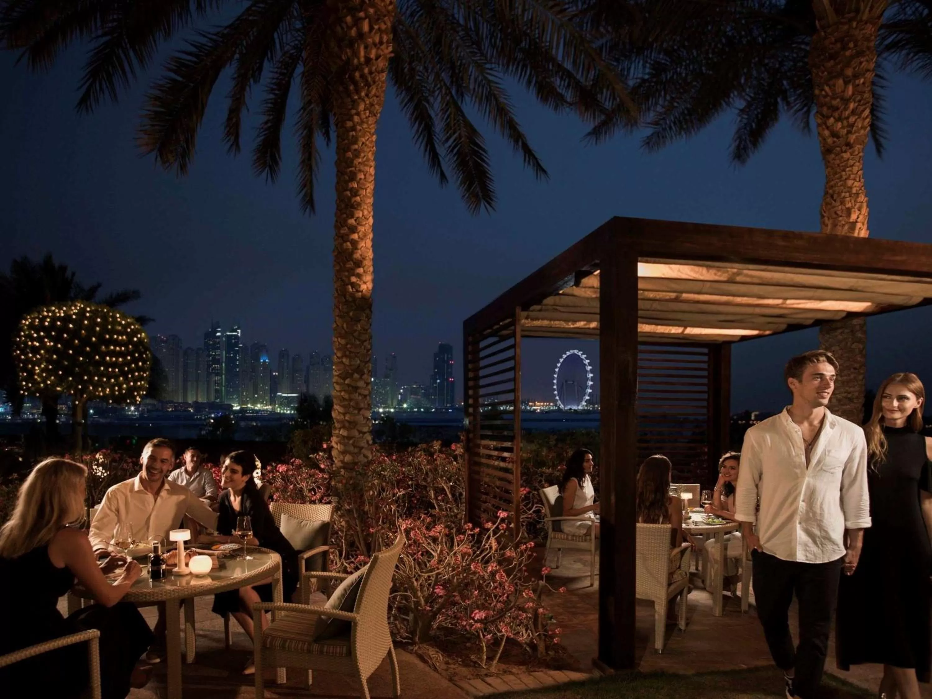 Restaurant/places to eat in Fairmont The Palm