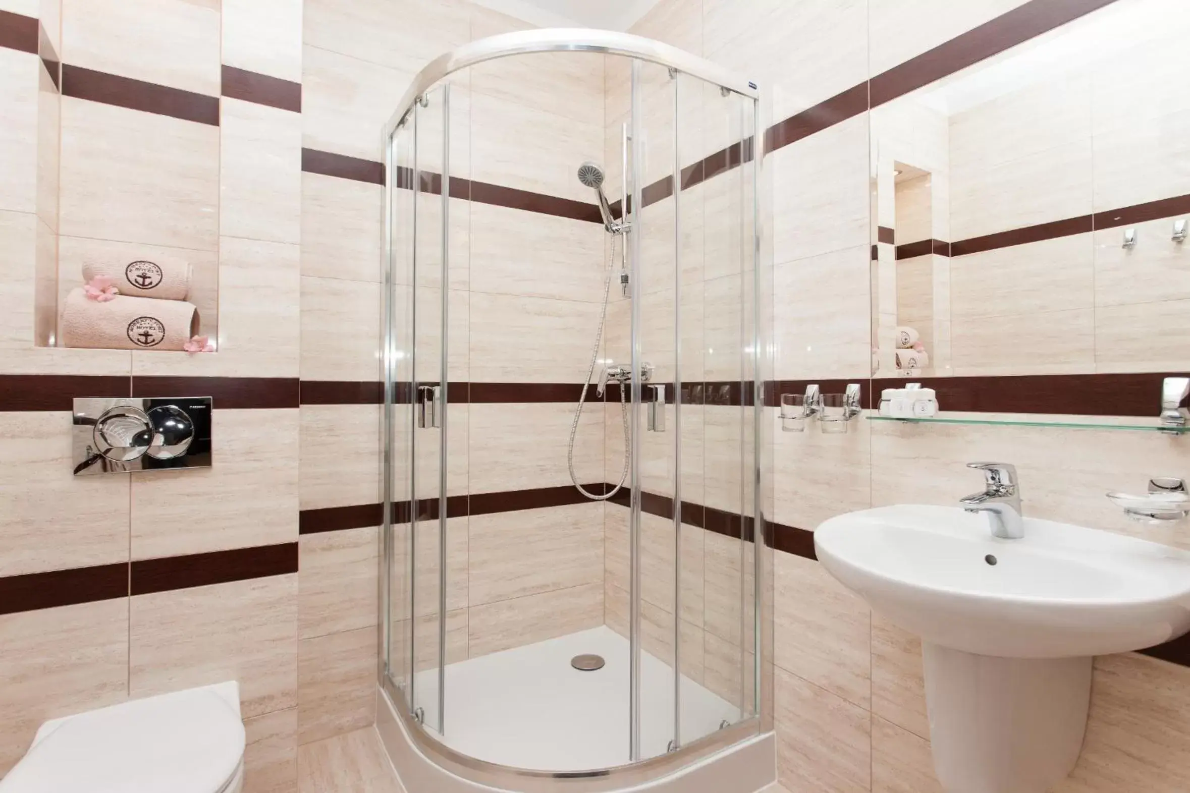 Standard Twin Room in Hotel Robert's Port Standard Twin Room in Hotel Robert's Port