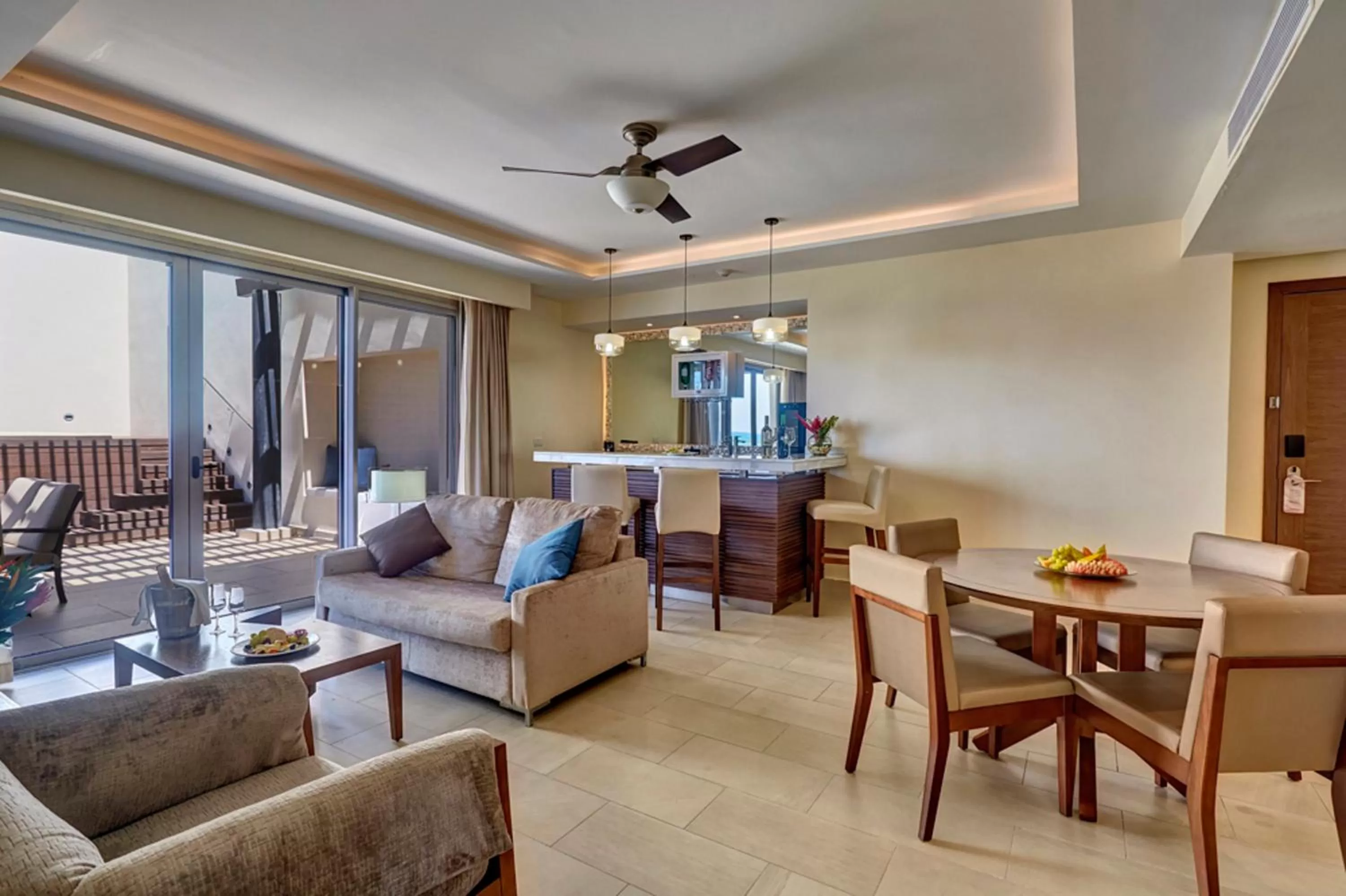Living room in Royalton Negril, An Autograph Collection All-Inclusive Resort