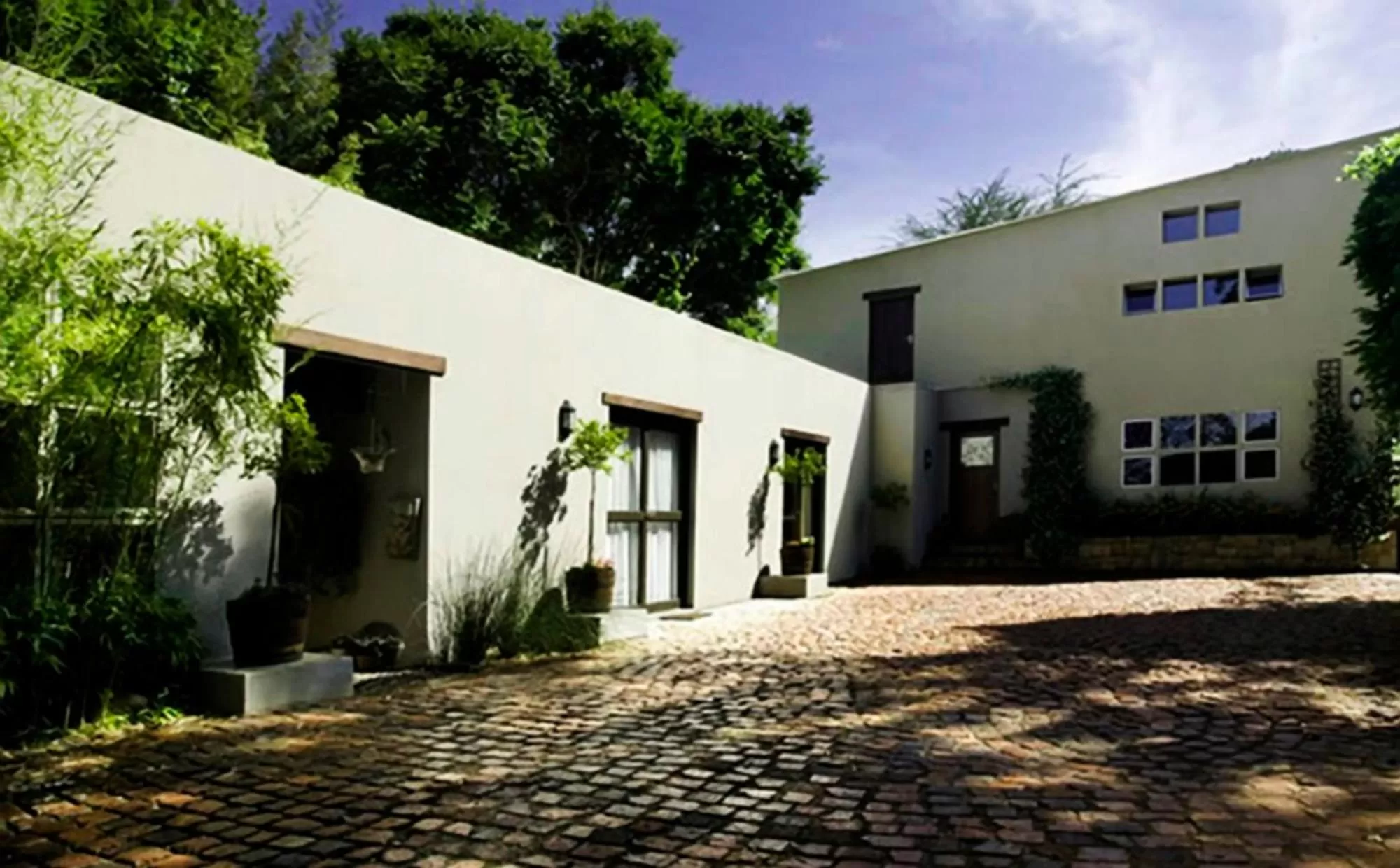 Property Building in Craighall Garden Guest House