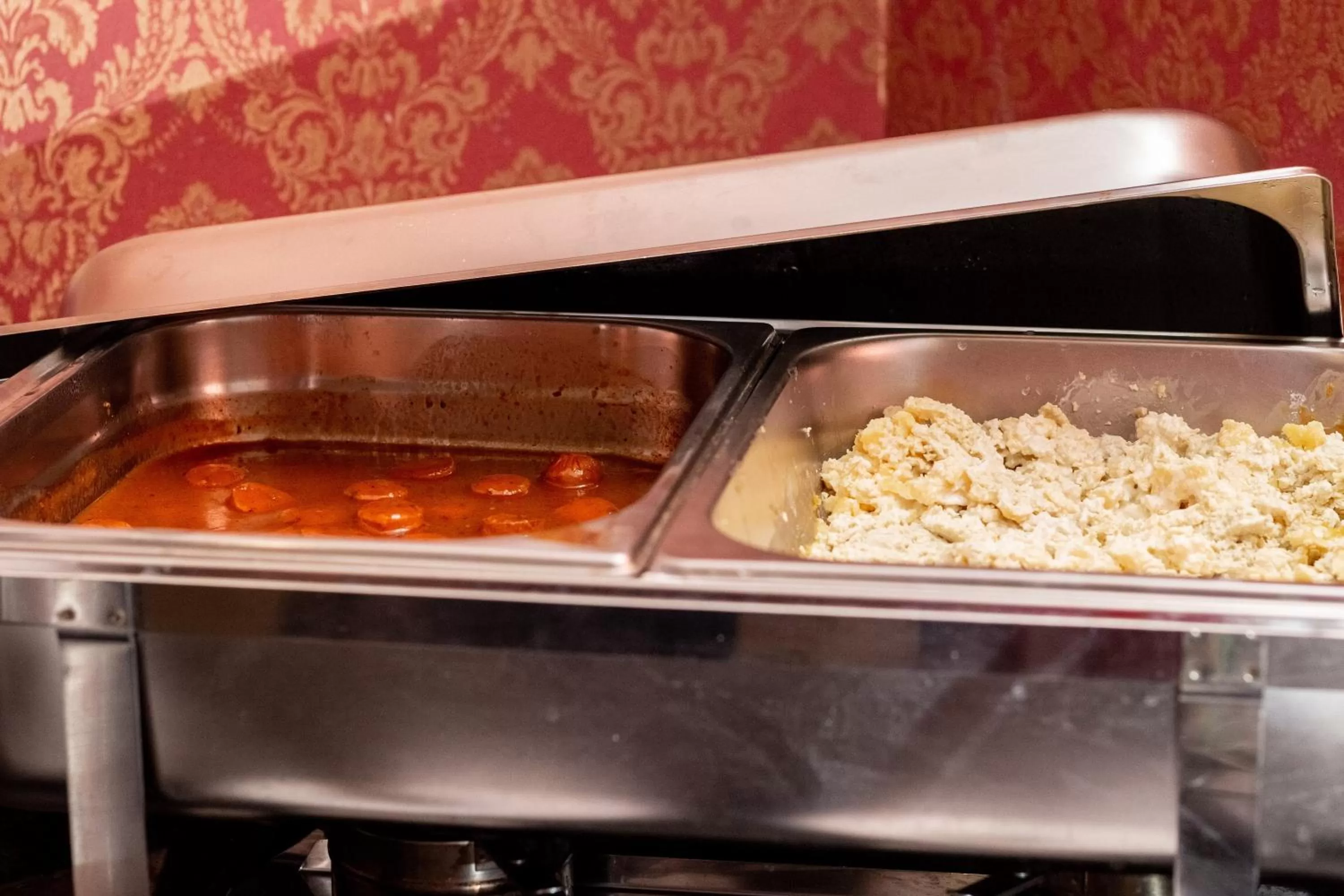 Buffet breakfast in Astor Hotel