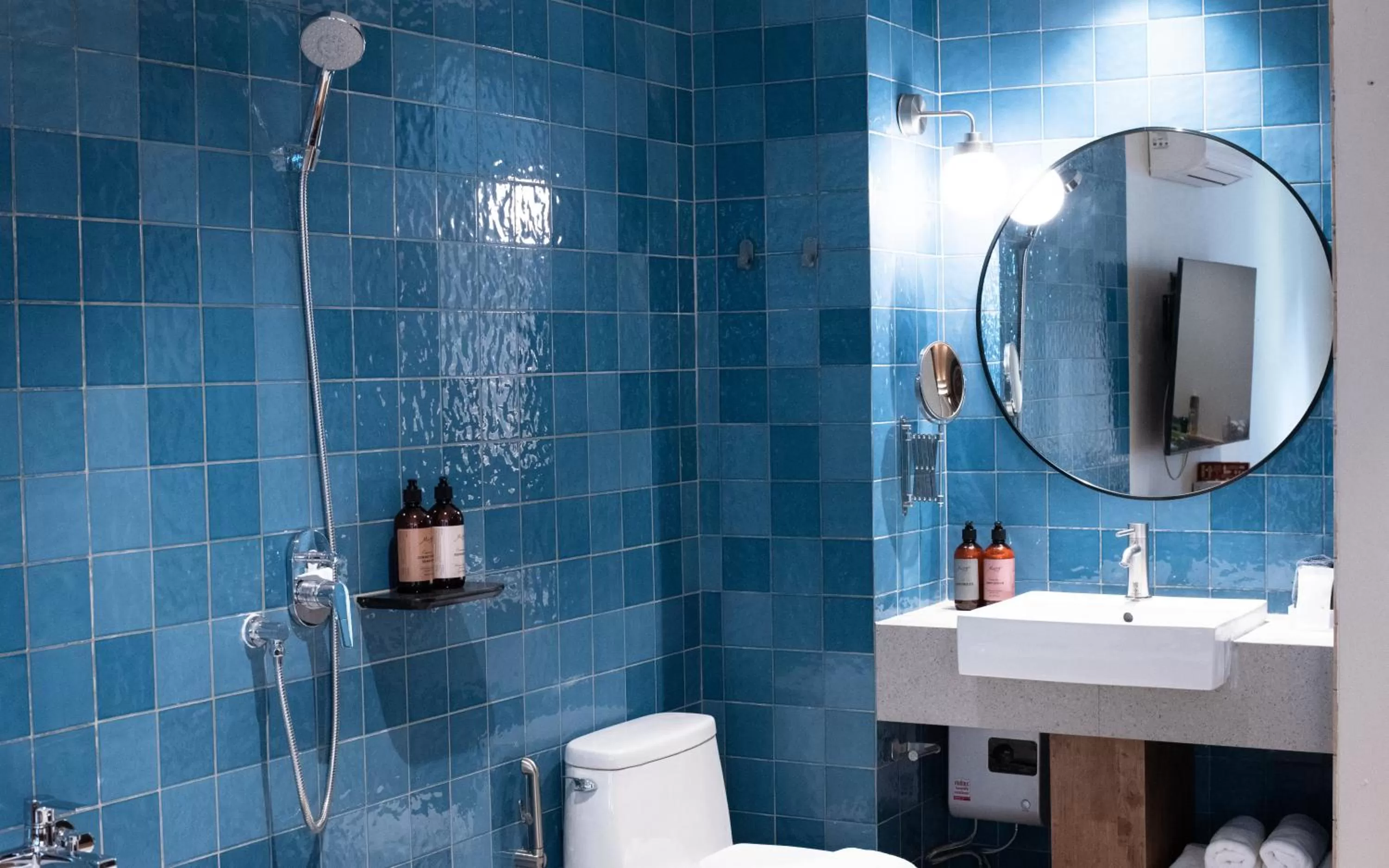 Bathroom in karaarom hotel