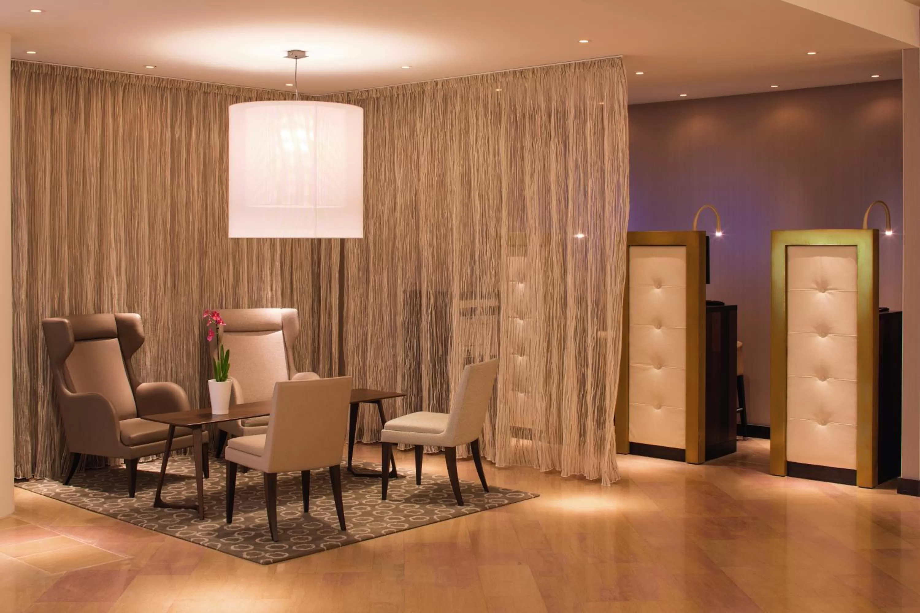 Restaurant/places to eat in Mövenpick Hotel Geneva