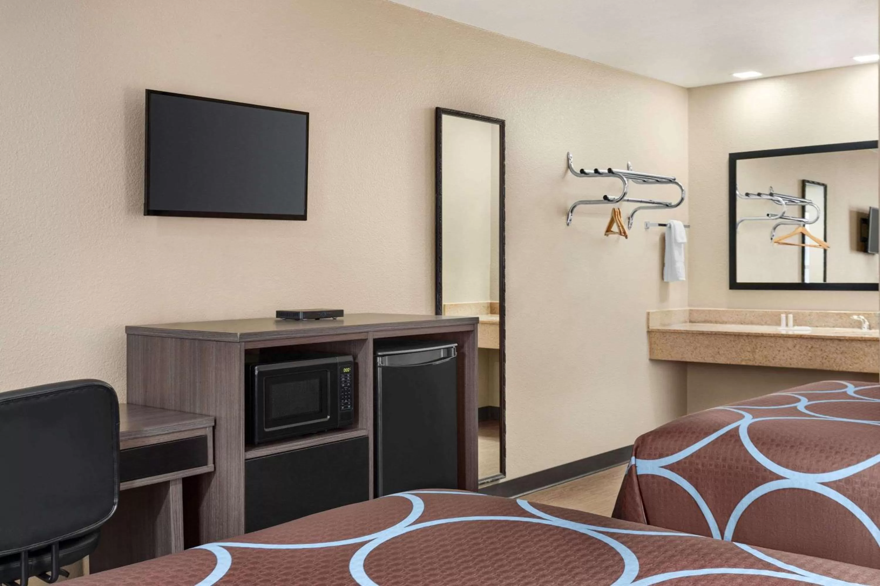 Bedroom, Bed in Super 8 by Wyndham Foley