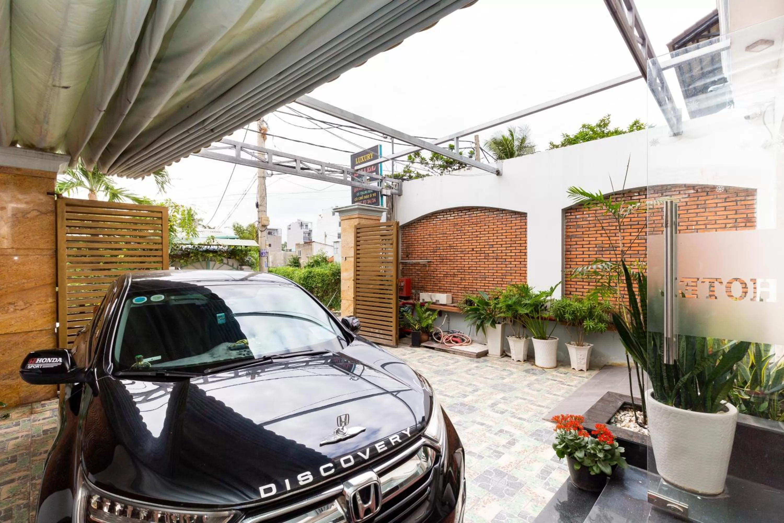 Garden in Luxury Vườn Lài Hotel