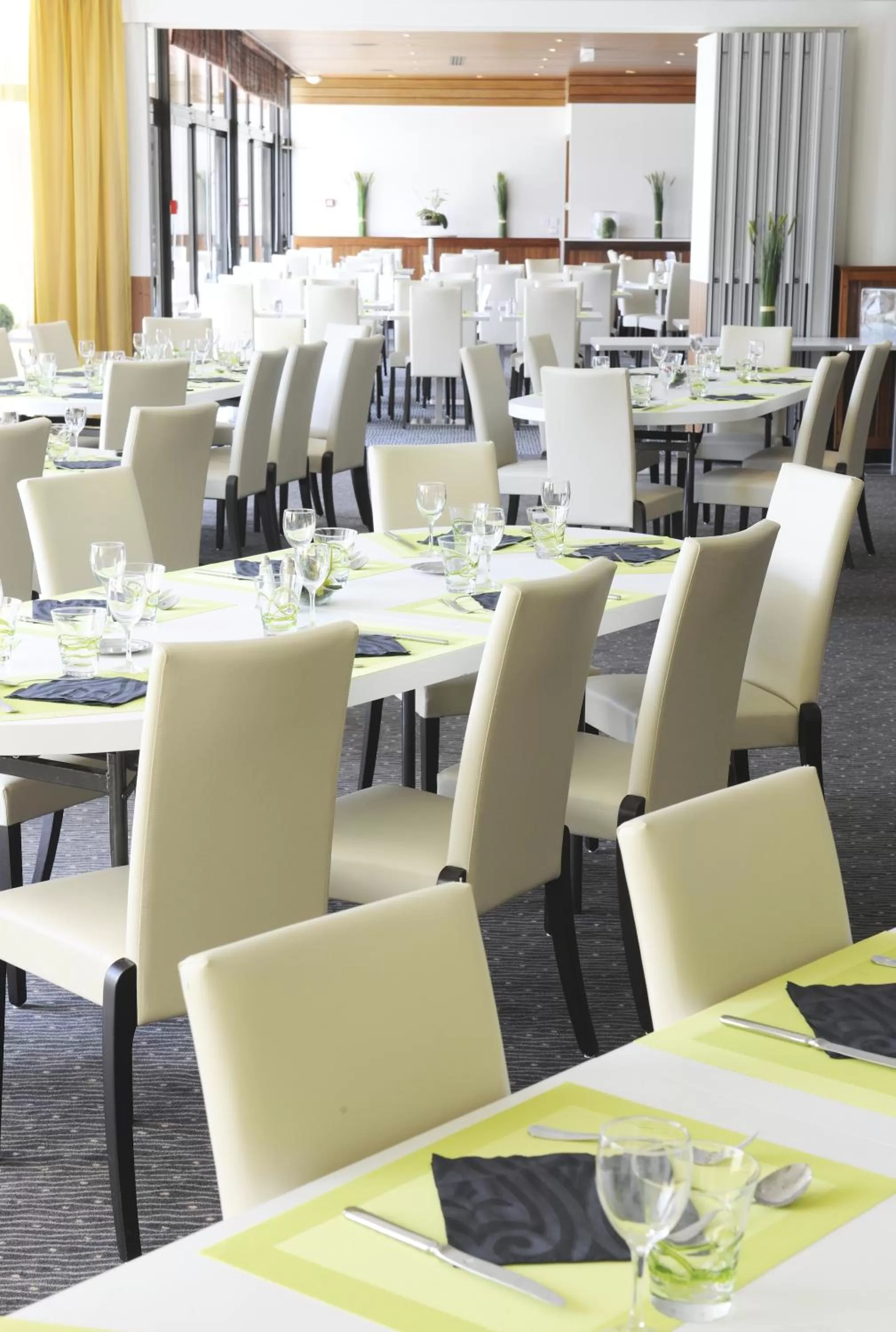 Restaurant/places to eat in Mercure Toulouse Aéroport Golf de Seilh