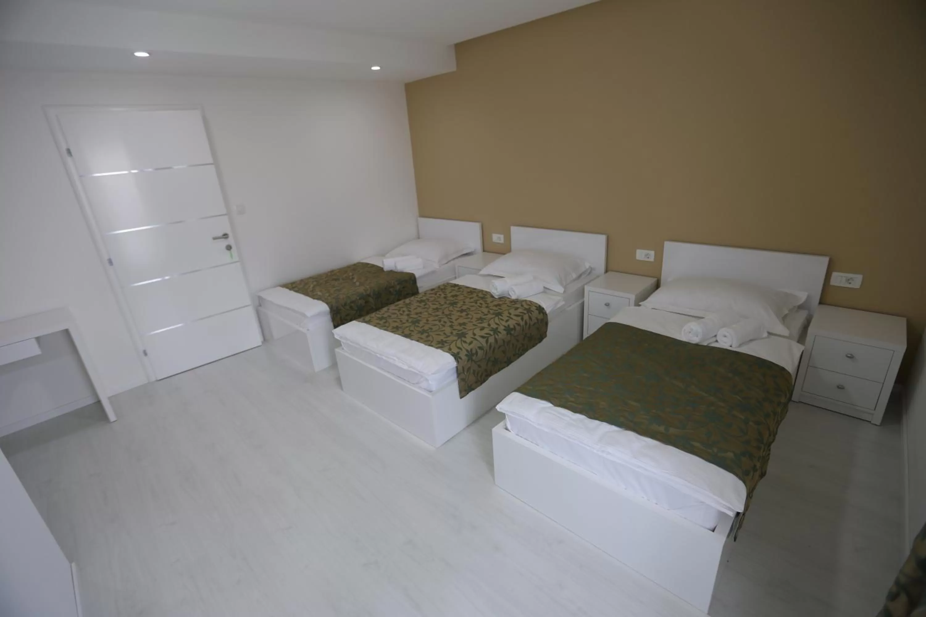 Bedroom, Bed in Villa Flowers