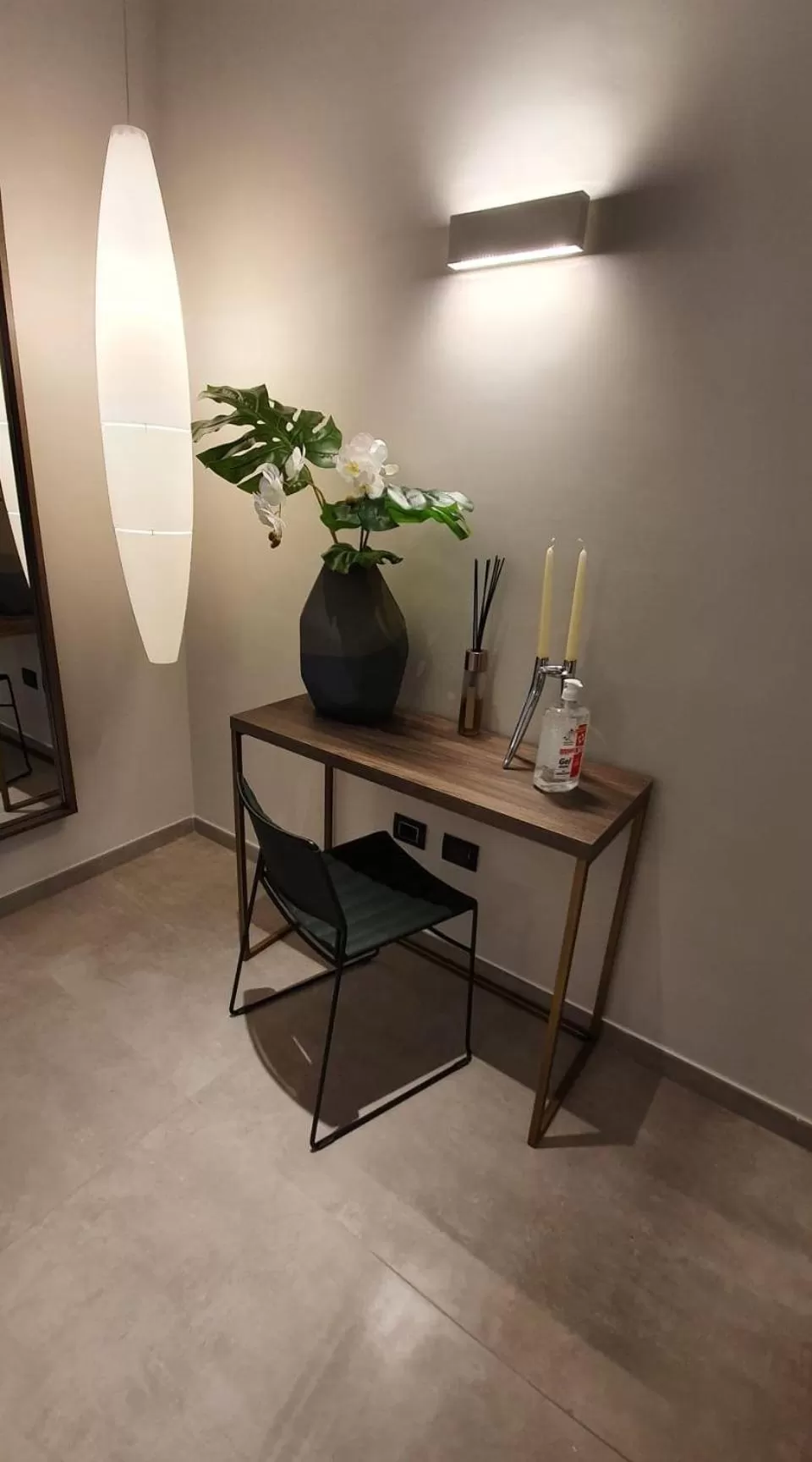 Decorative detail in Hotel Kuma