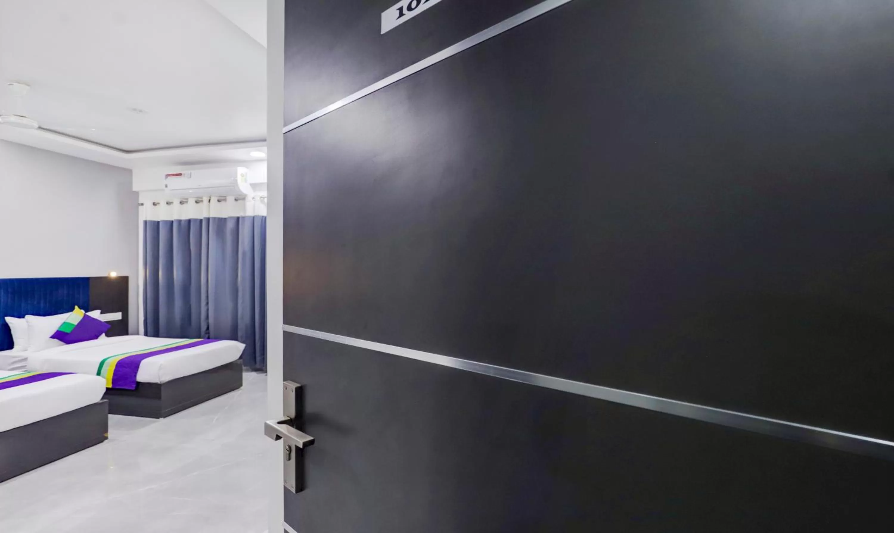 Treebo Trend Finesta Suites Wardha Road