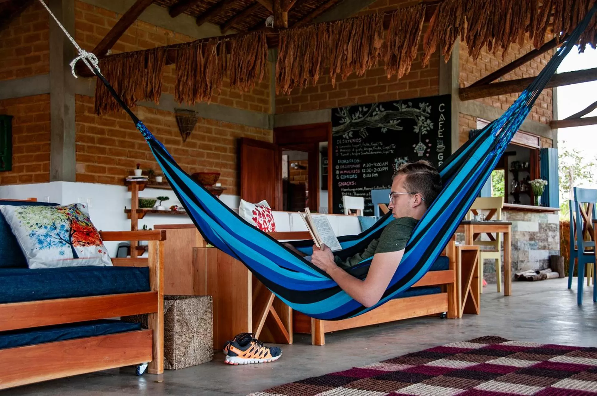 Communal lounge/ TV room in Serrania del Viento