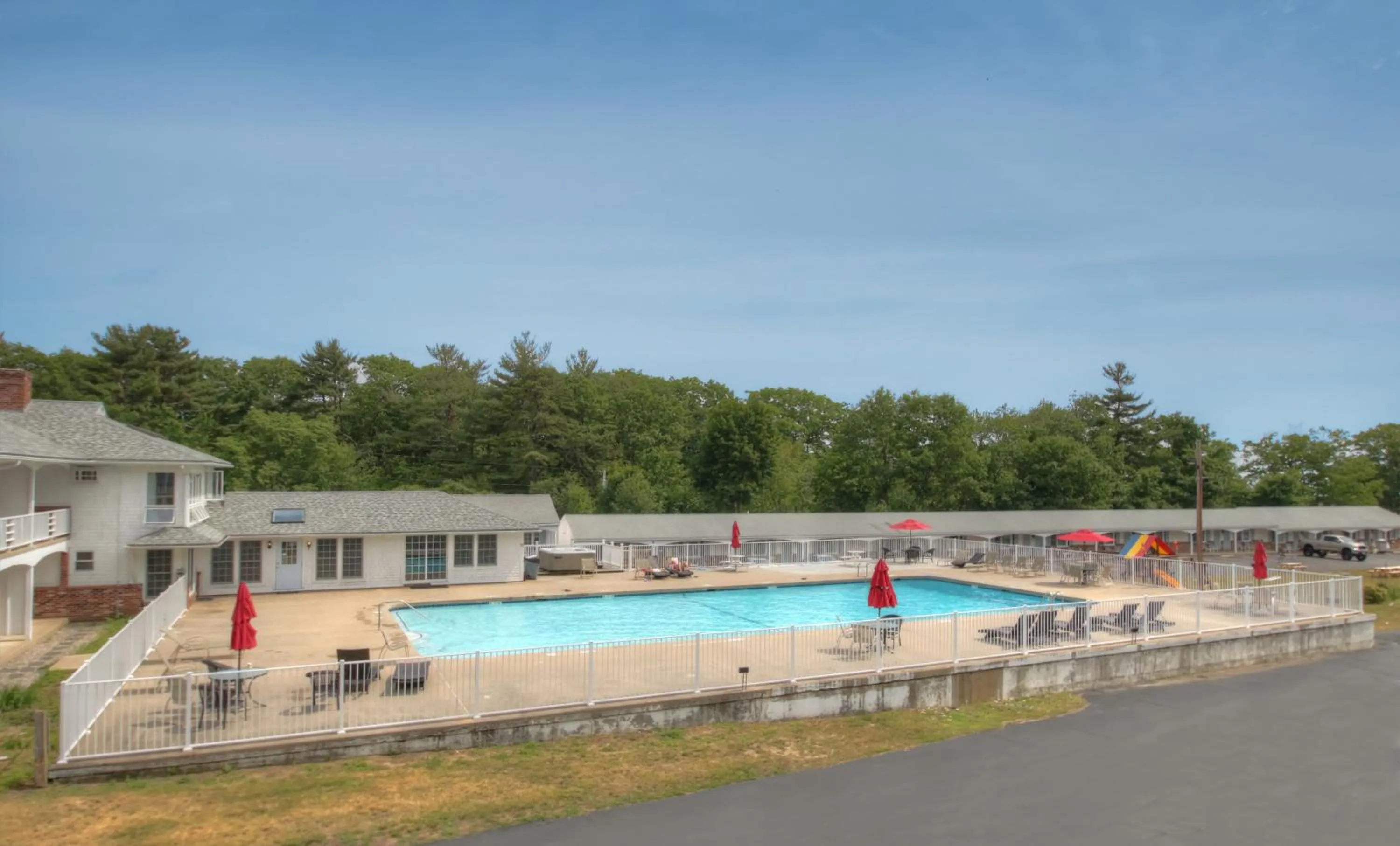 Pool view in Ogunquit Tides