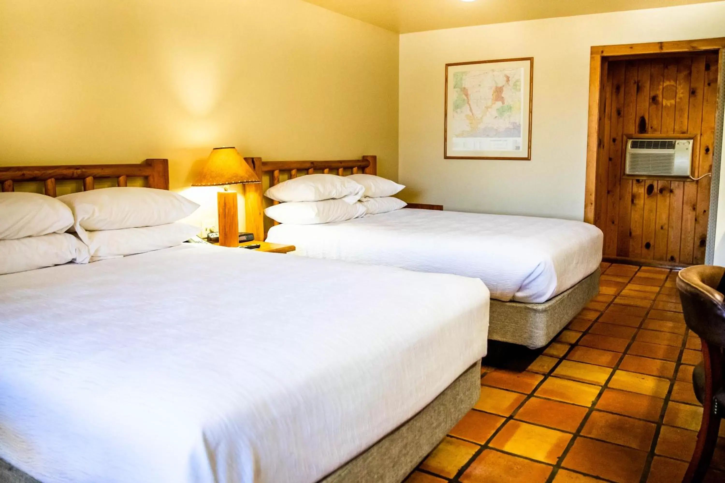 Standard Queen Room with Two Queen Beds - Pet Friendly in Big Horn Lodge Standard Queen Room with Two Queen Beds - Pet Friendly in Big Horn Lodge