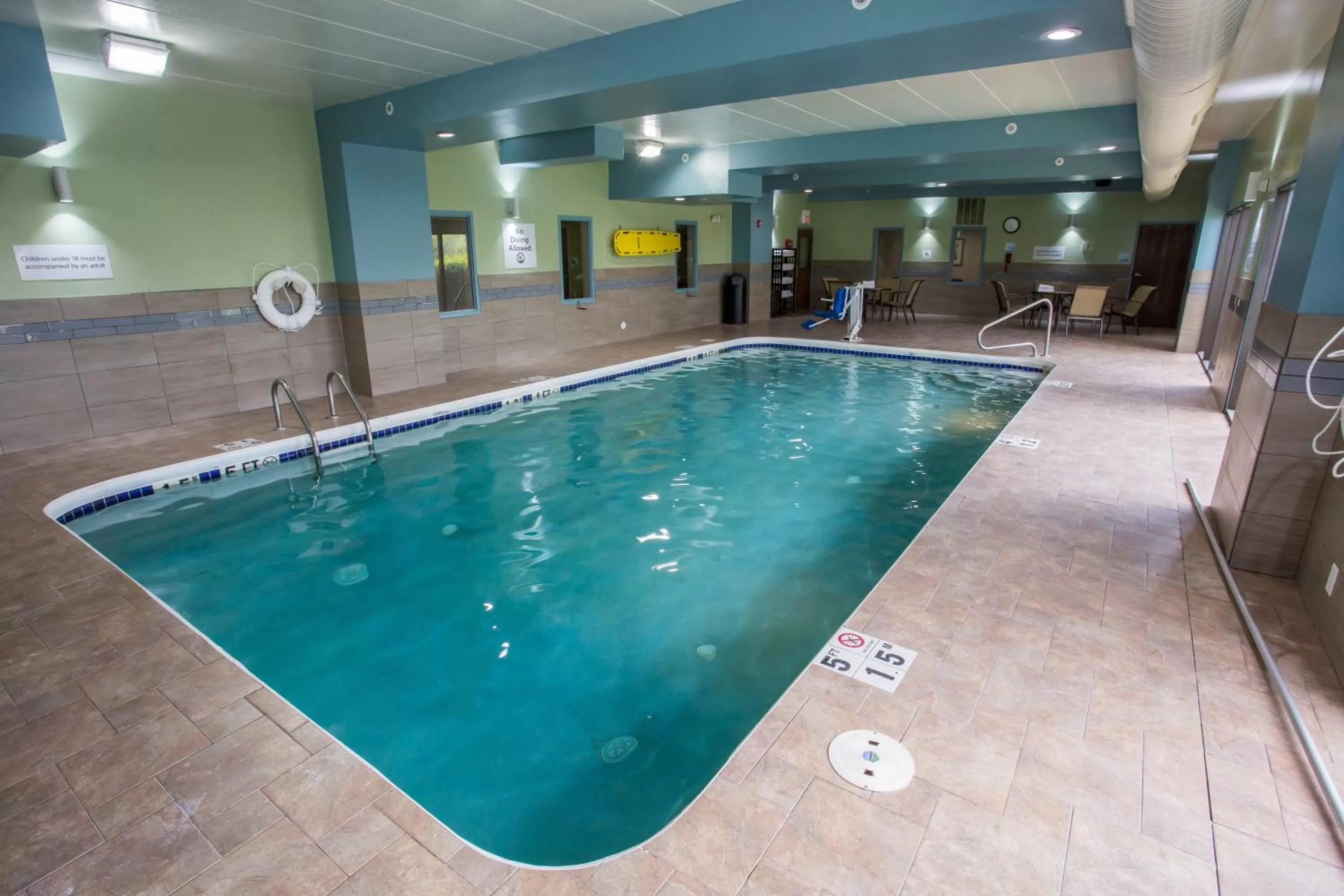 Swimming pool in Holiday Inn Express Wilmington by IHG
