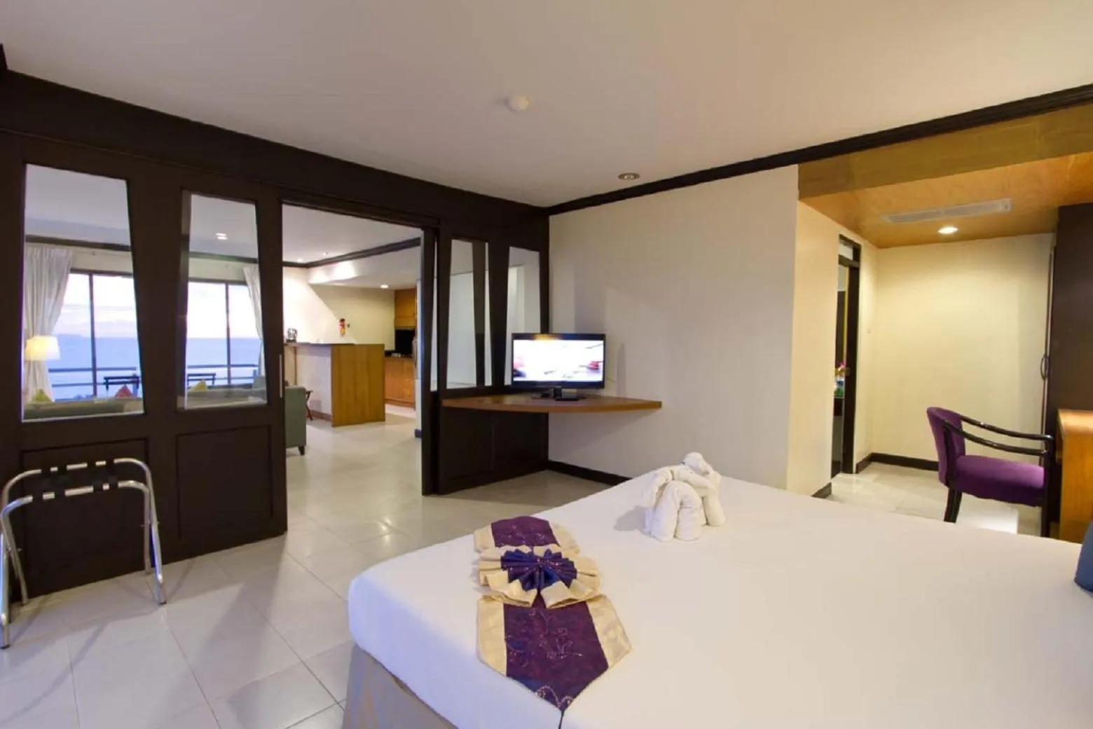 Bedroom, Bed in Bella Villa Metro