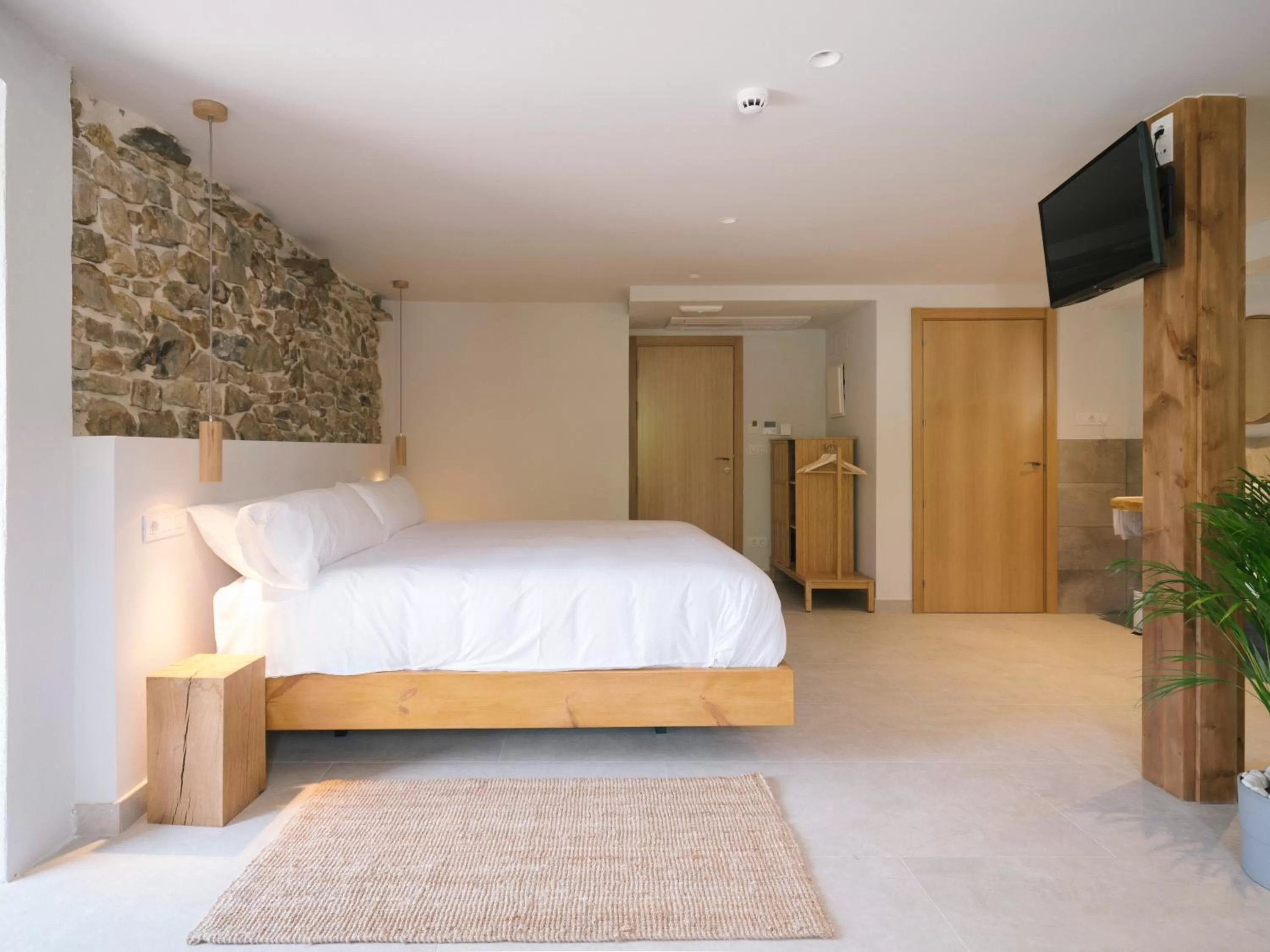 Photo of the whole room, Bed in Hotel Nafarrola - Gastronomy & Wine