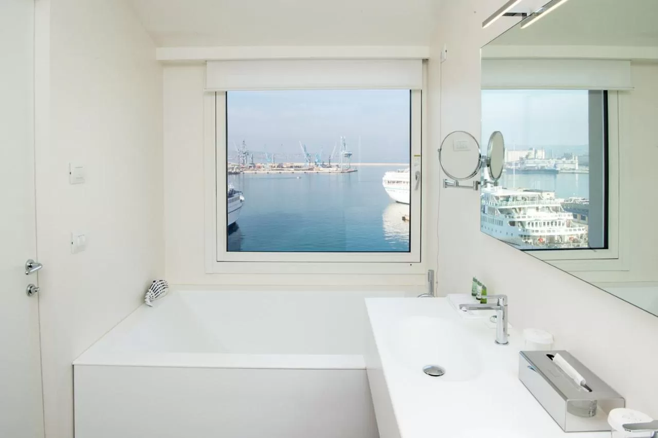 Bathroom in Grand Hotel Palace