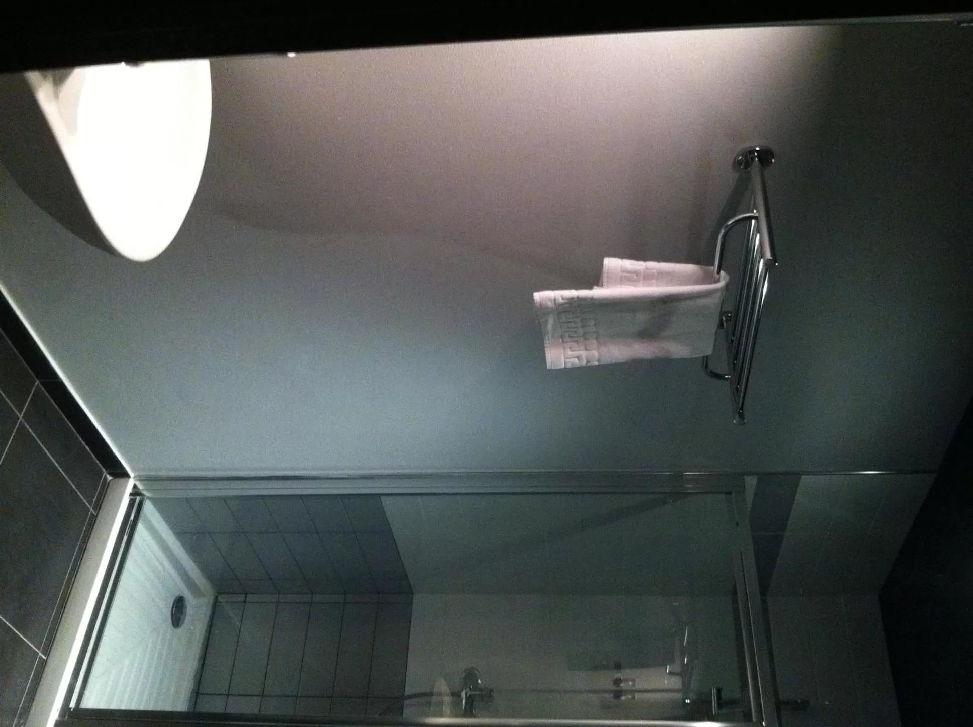 Bathroom in Café Hôtel de l'Avenir