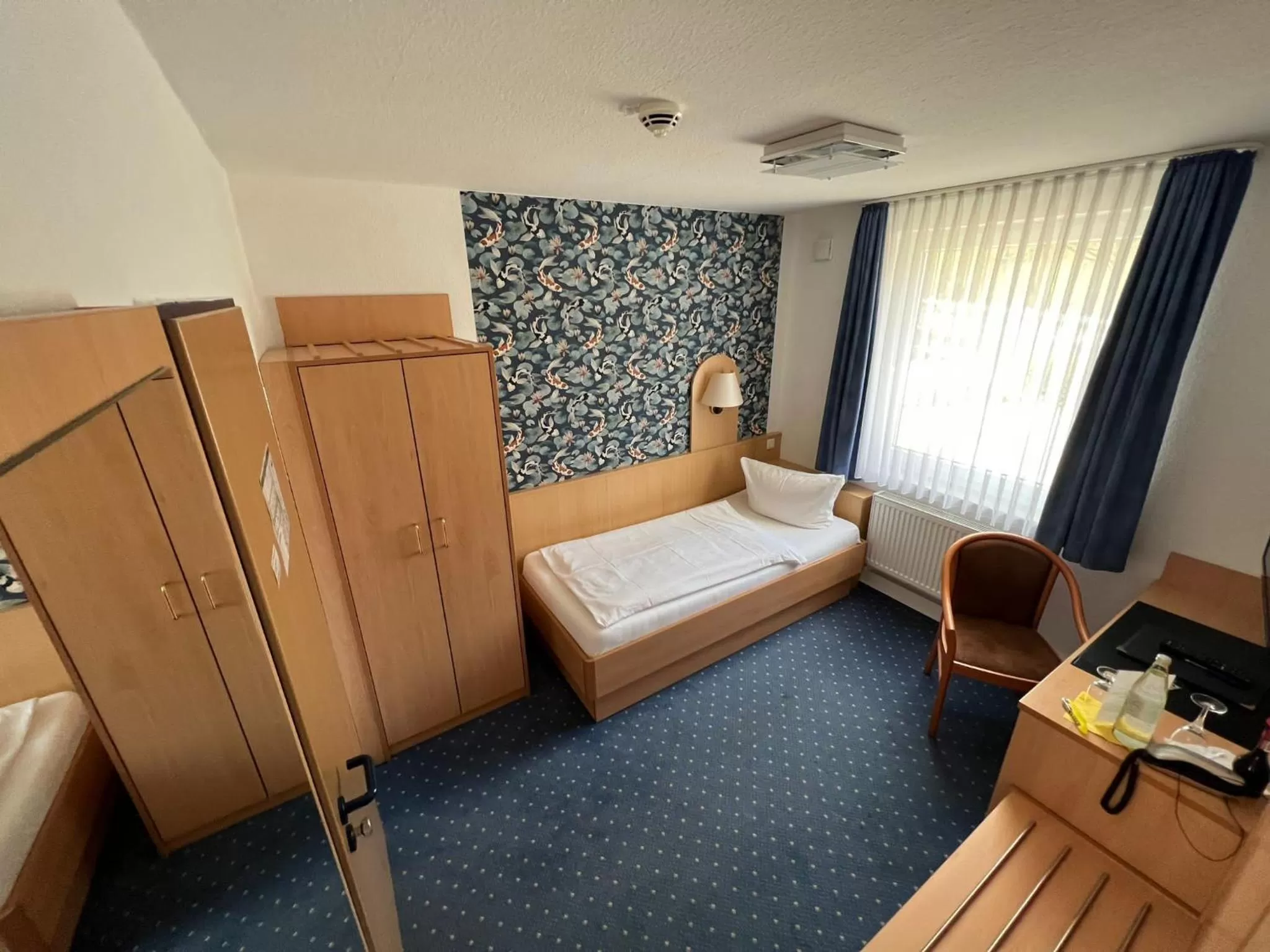 Bed in Zeitwohnen Wolfsburg, ehemals Hotel am Klieversberg ein Unternehmen der Micha'S Hotelbetriebe