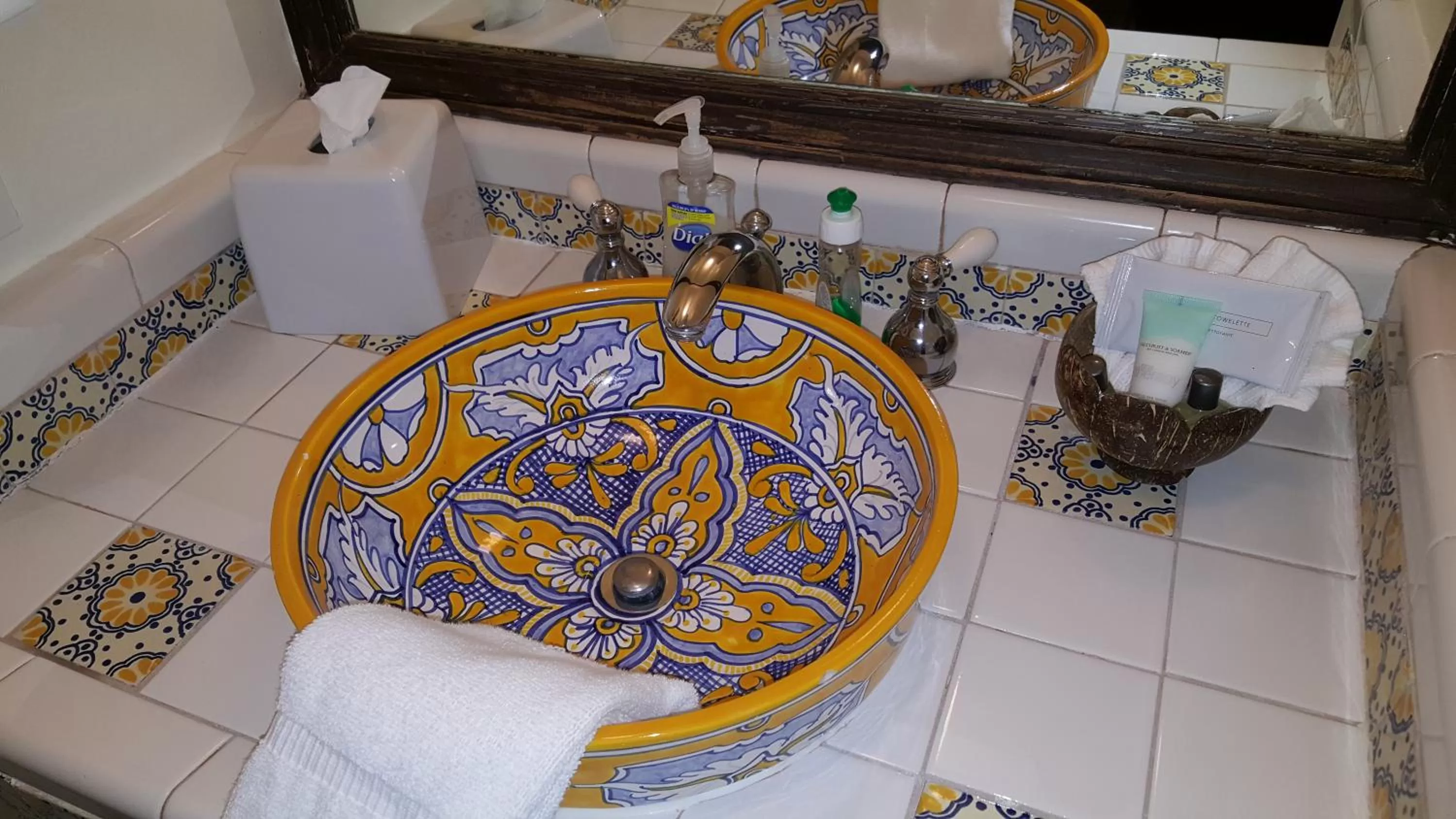 Bathroom in The Caribbean Court Boutique Hotel