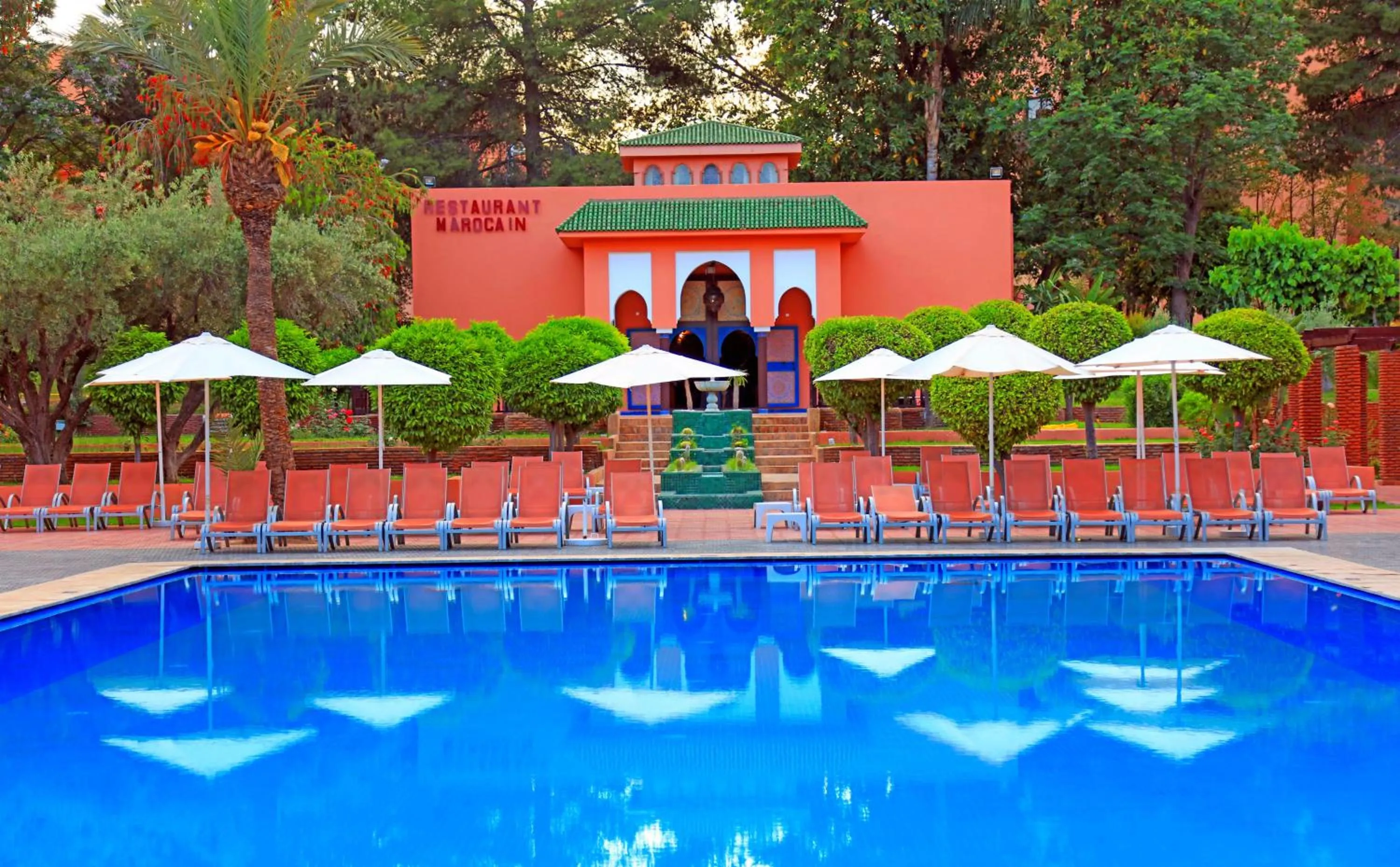 Swimming pool in Rose Aqua Park Hotel