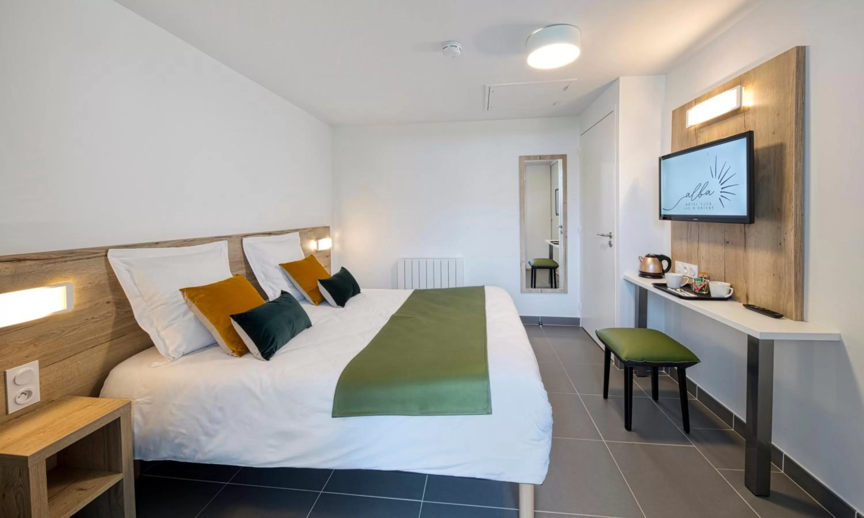 Photo of the whole room, Bed in Hôtel Lac d'Orient