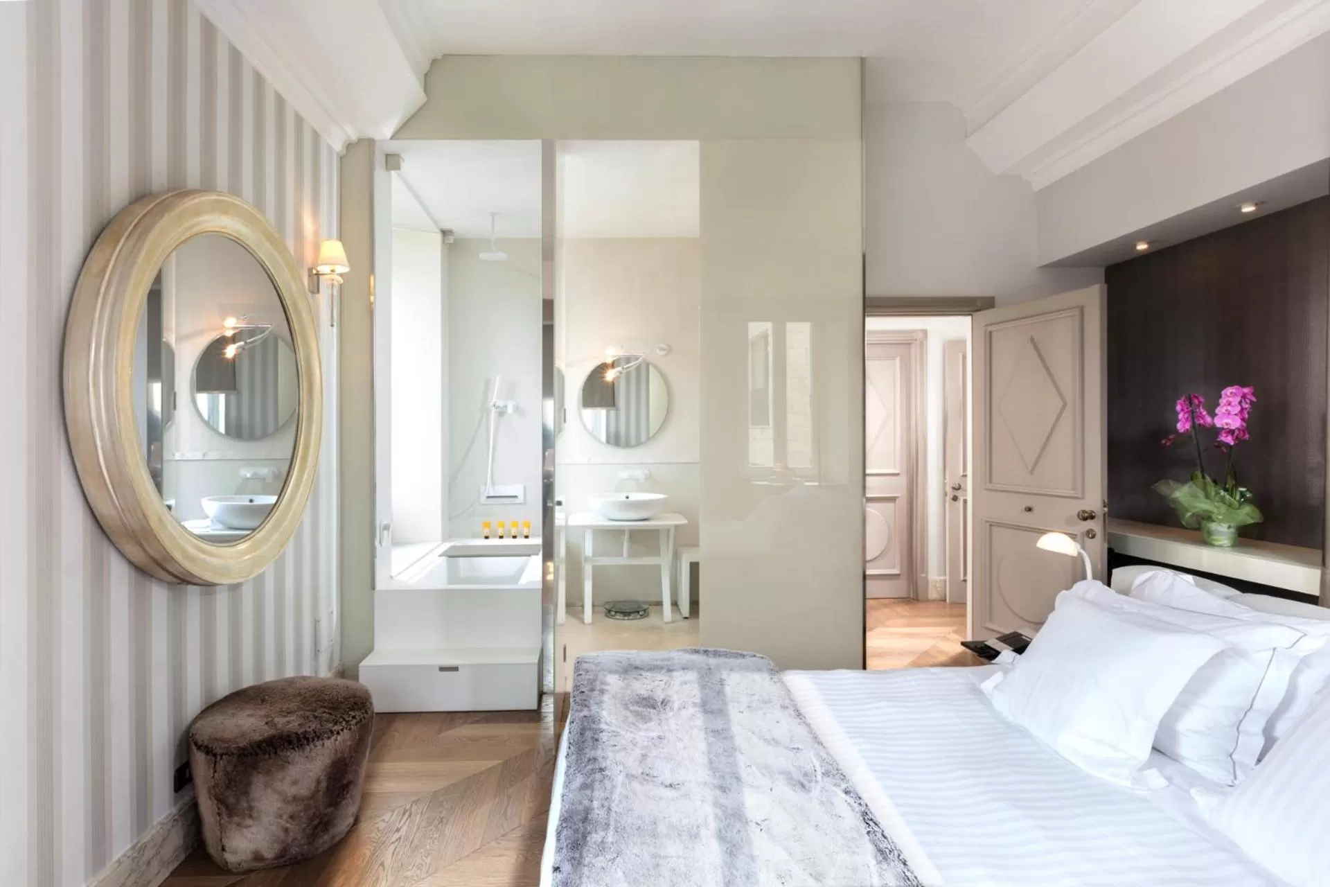 Decorative detail, Bed in Hotel Palazzo Manfredi – Small Luxury Hotels of the World