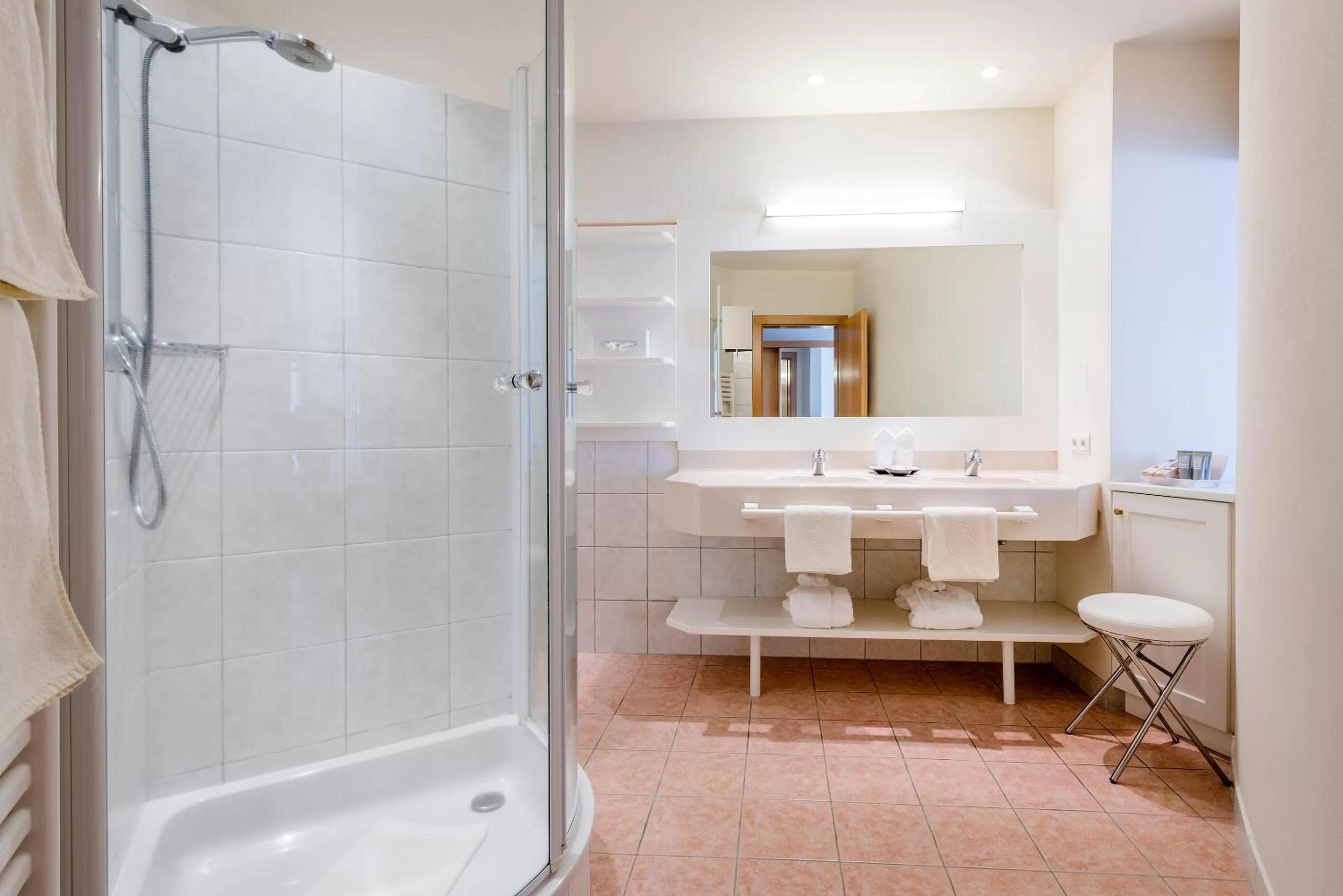 Shower in Hotel Ansitz Plantiz