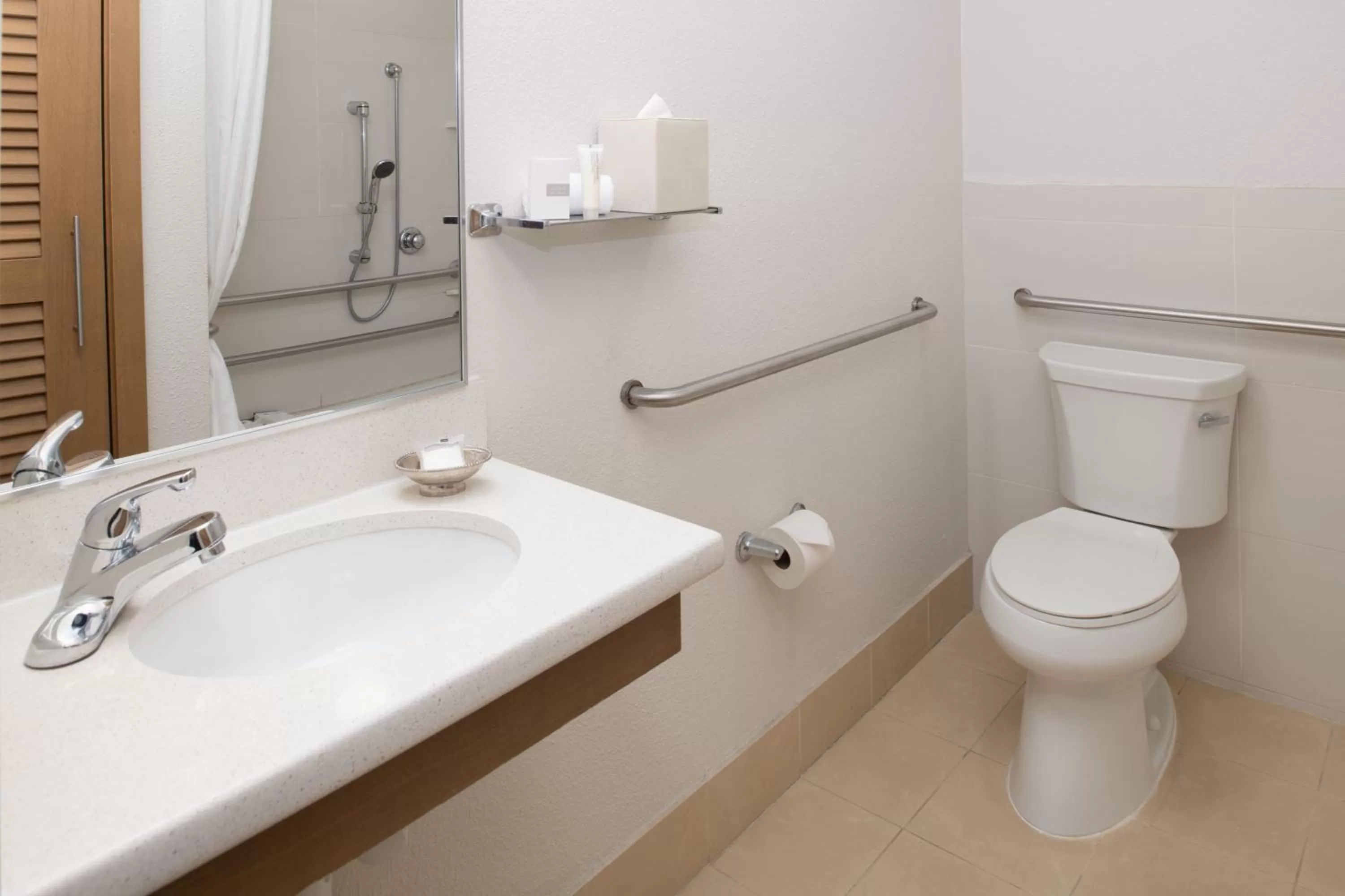 Bathroom in The Lodge at Tiburon