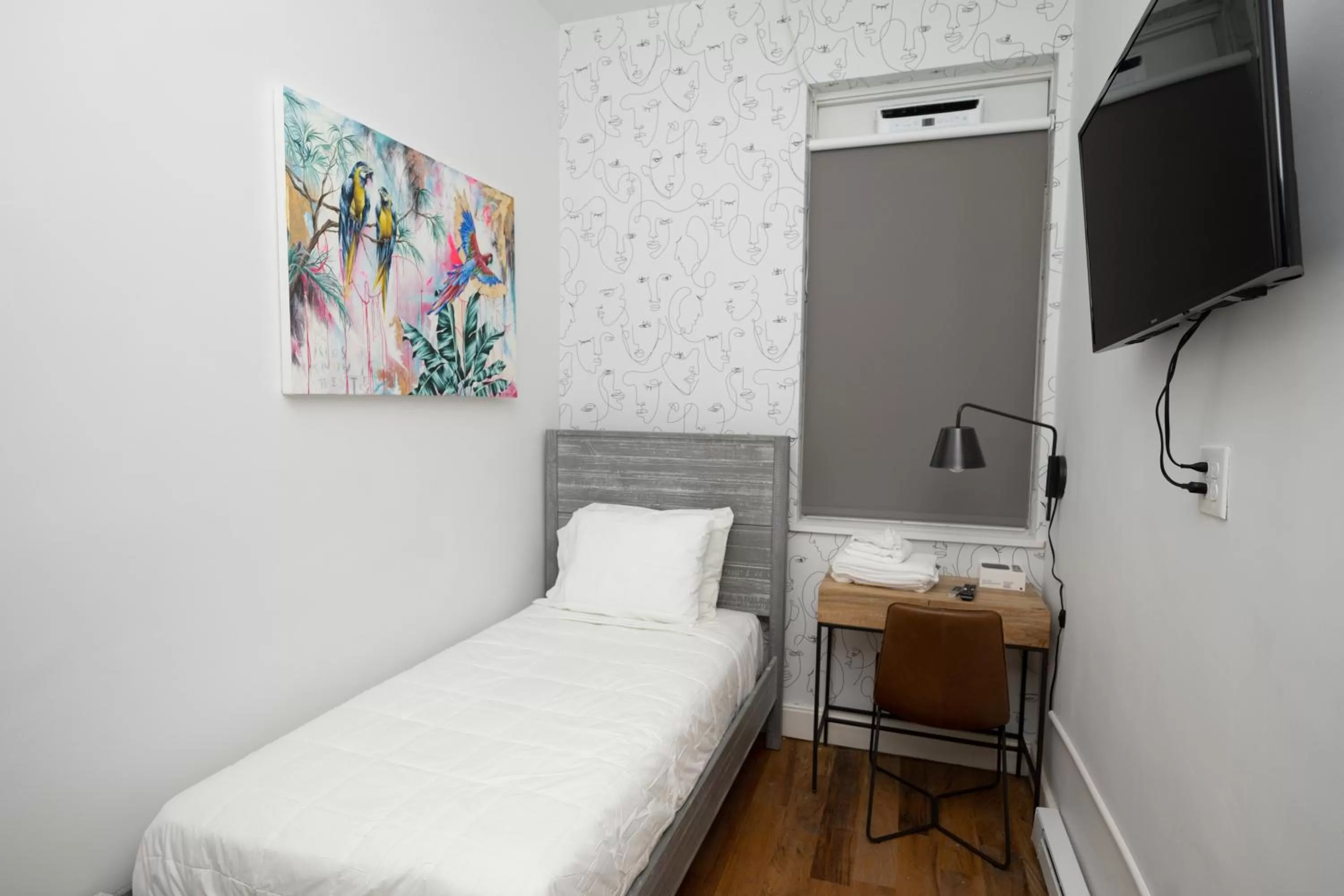 TV and multimedia, Bed in The Flat NYC