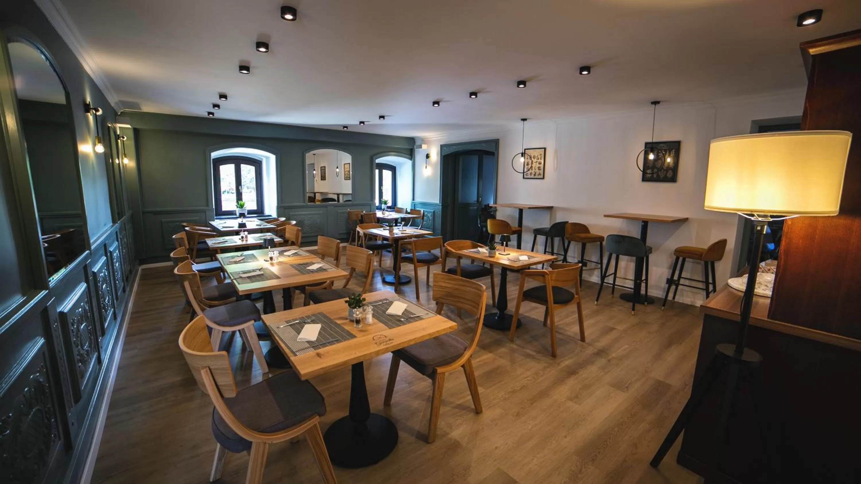 Restaurant/Places to Eat in Hotel Gabriella