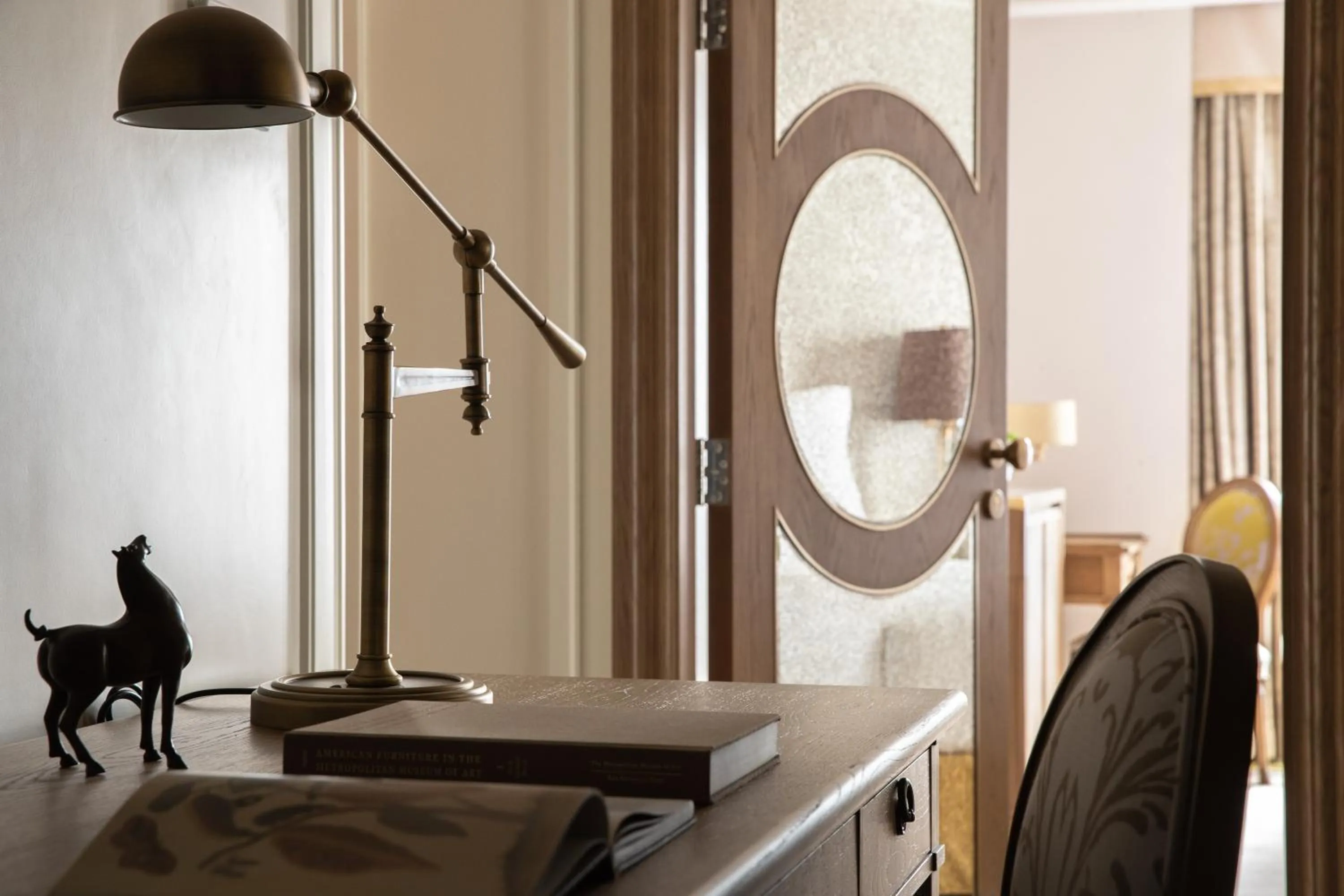 Seating area, Bed in Jumeirah Living Guangzhou