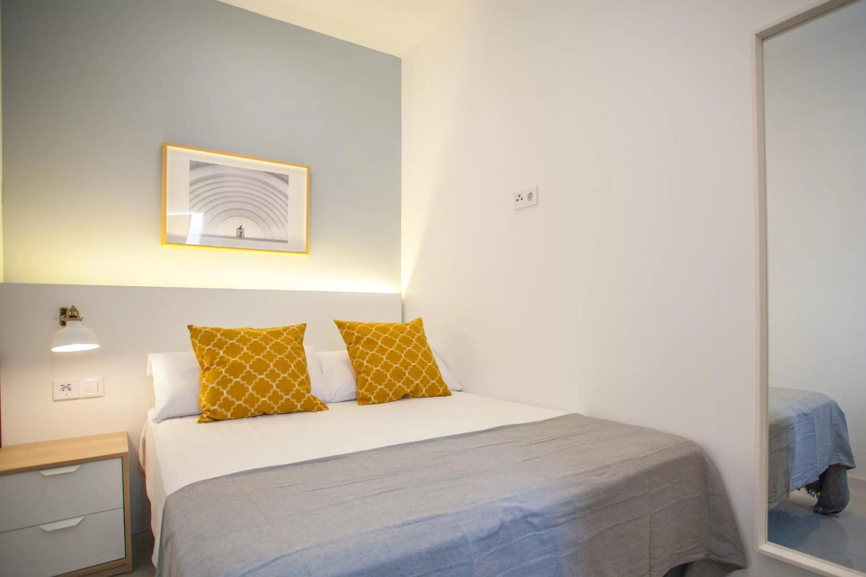 Bedroom, Bed in Gran Central Suites