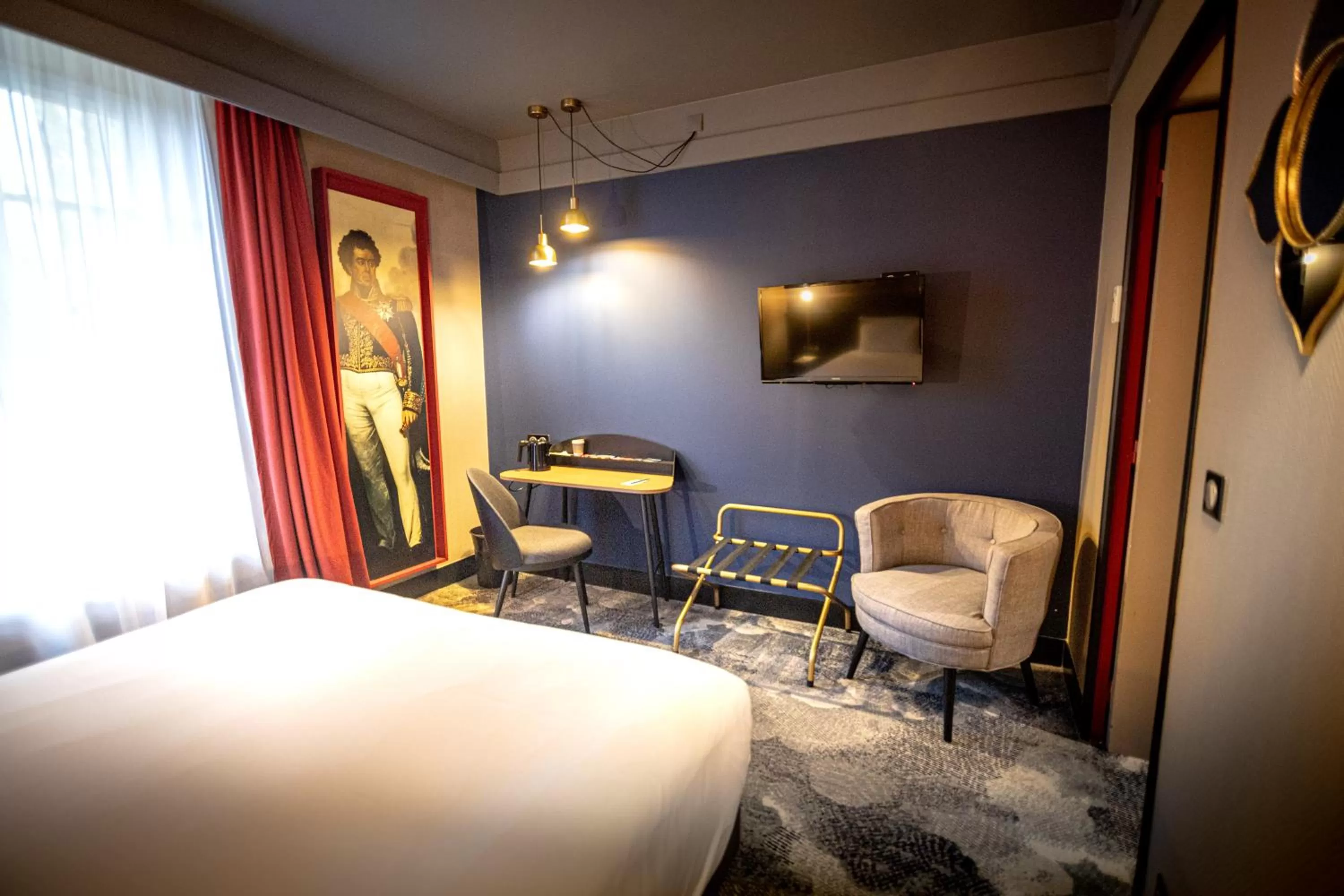 Photo of the whole room, Bed in Hôtel Mercure Rochefort La Corderie Royale