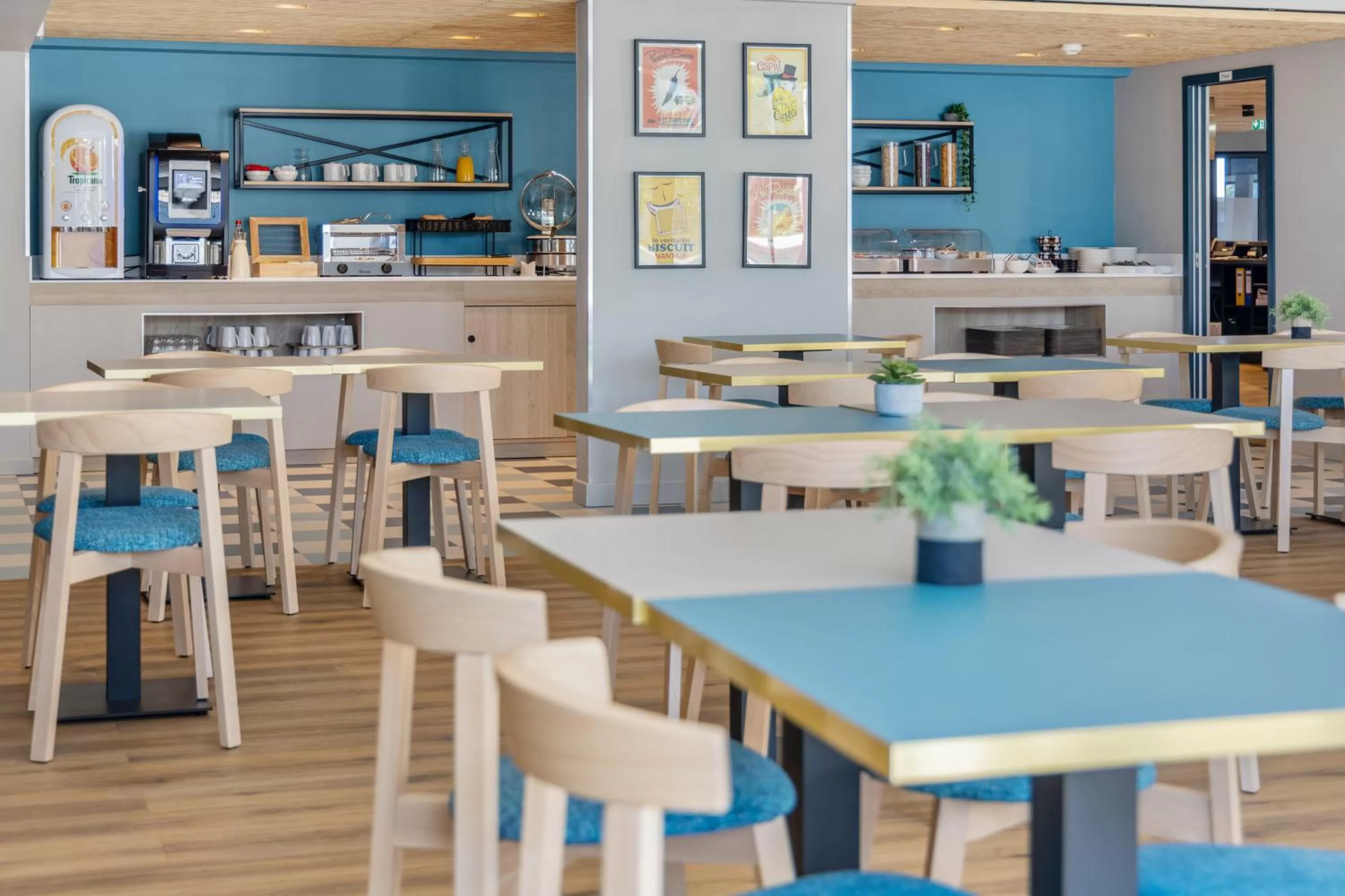 Restaurant/places to eat in Kyriad Bordeaux Nord Sainte Eulalie