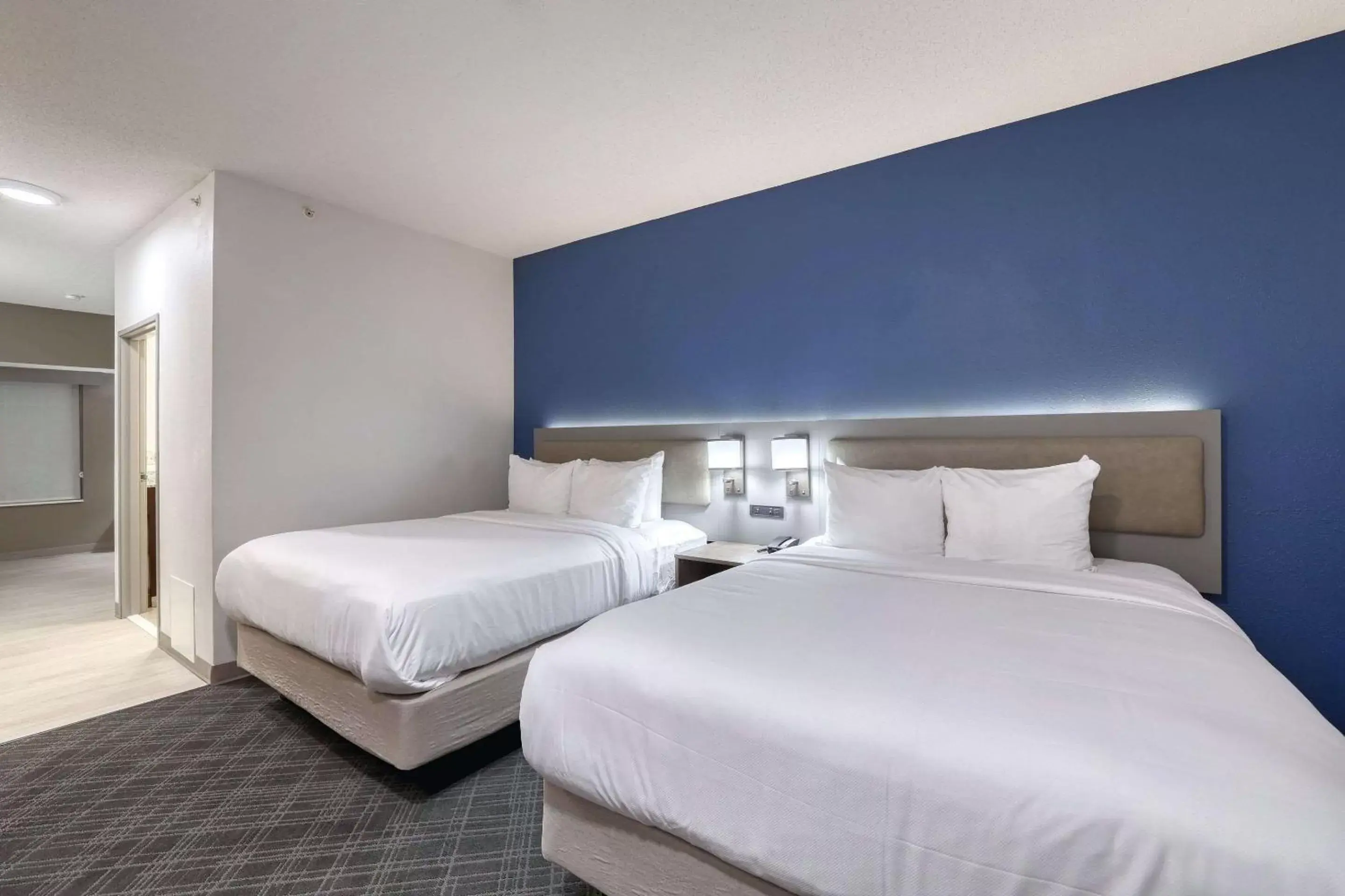 Queen Suite with Two Queen Beds - Non-Smoking in Comfort Suites Milwaukee Airport Queen Suite with Two Queen Beds - Non-Smoking in Comfort Suites Milwaukee Airport