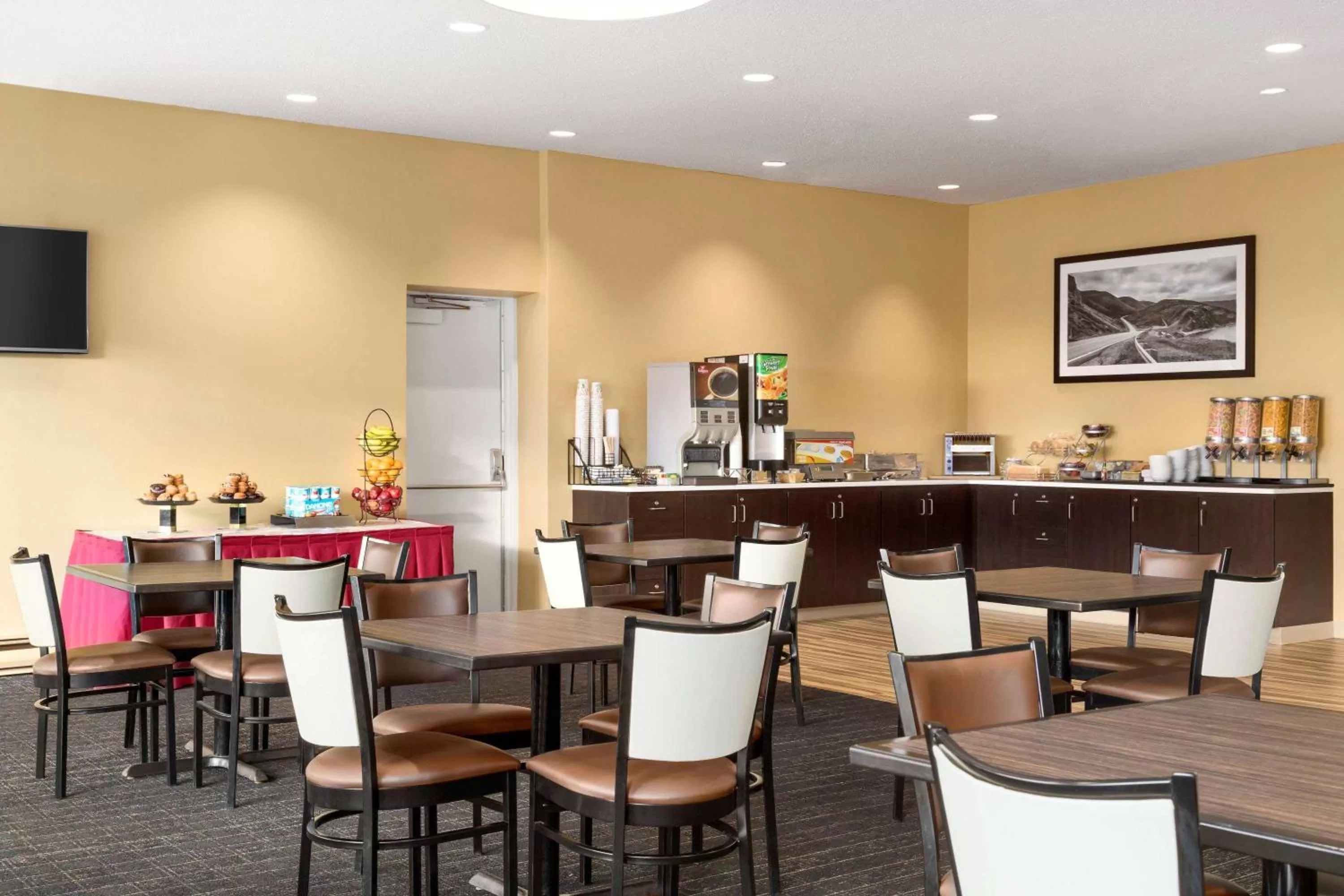 Restaurant/places to eat in Travelodge by Wyndham Sydney