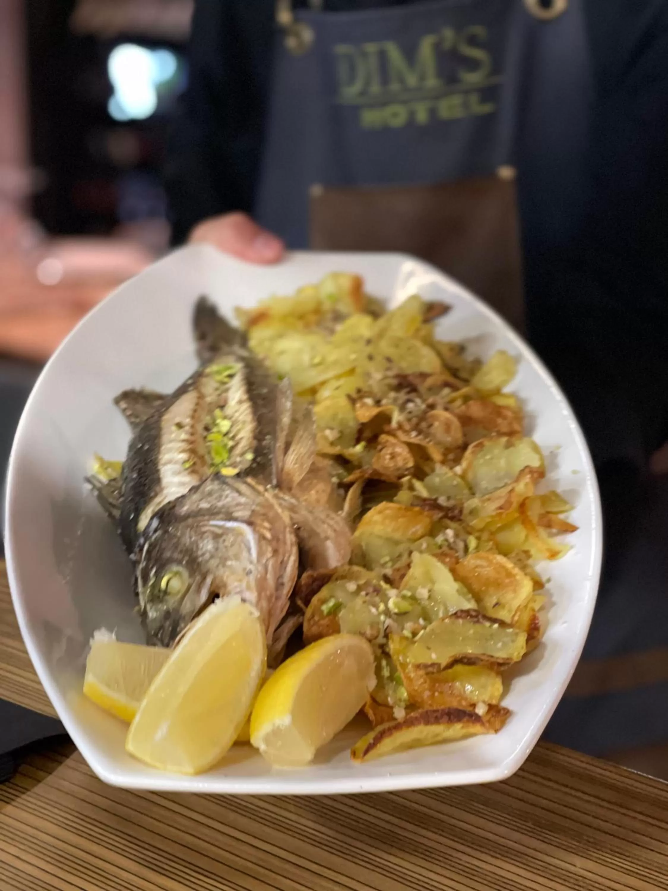 Food and drinks in Dim's Hotel & Restaurant