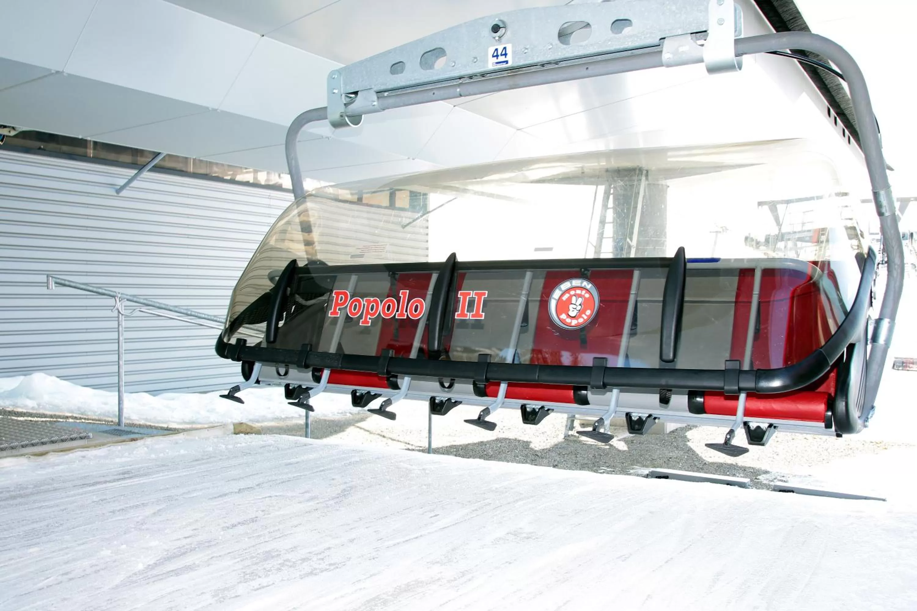 Skiing, Property Building in Apparthotel Restaurant Steiners