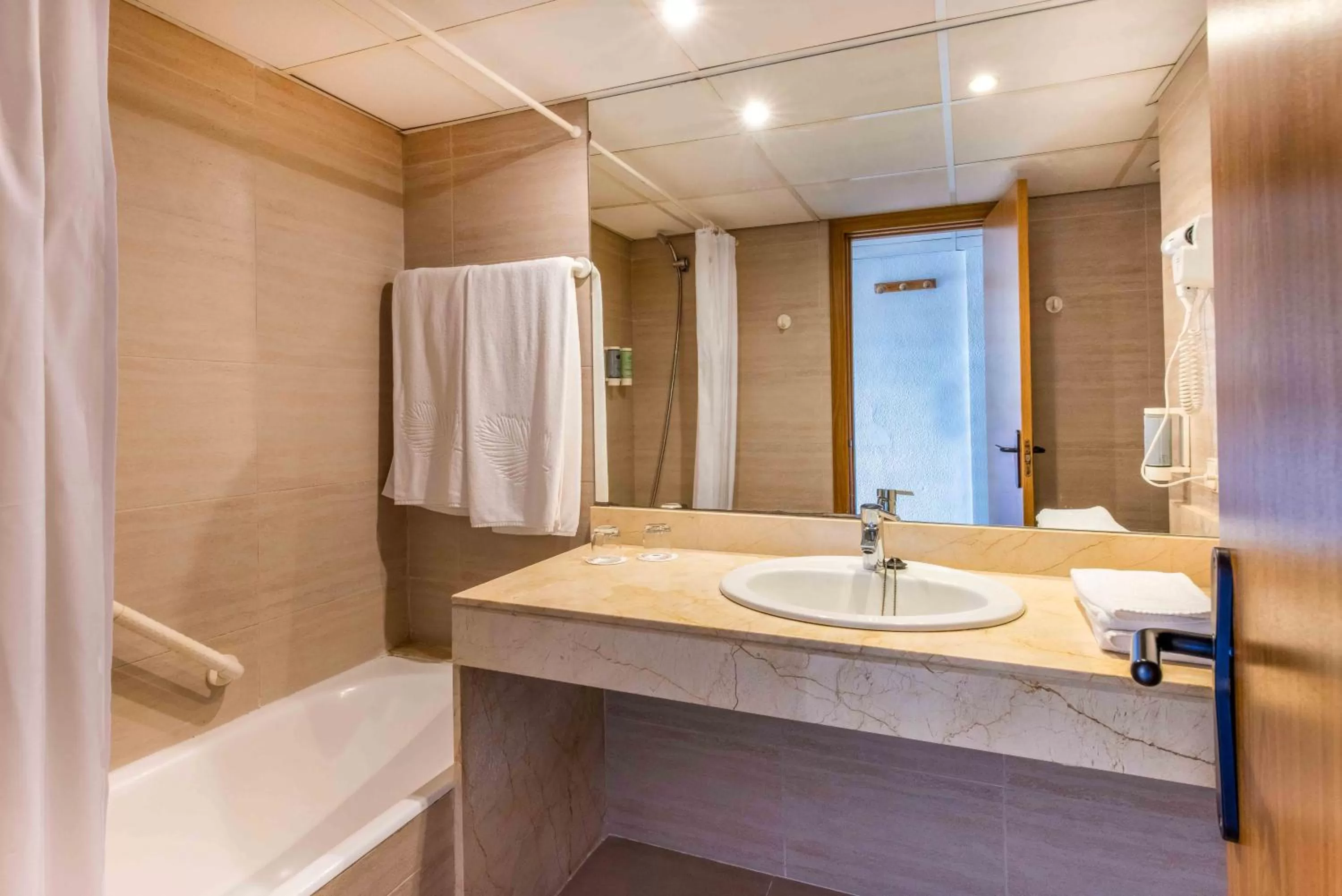 Bathroom in Valentin Park Club