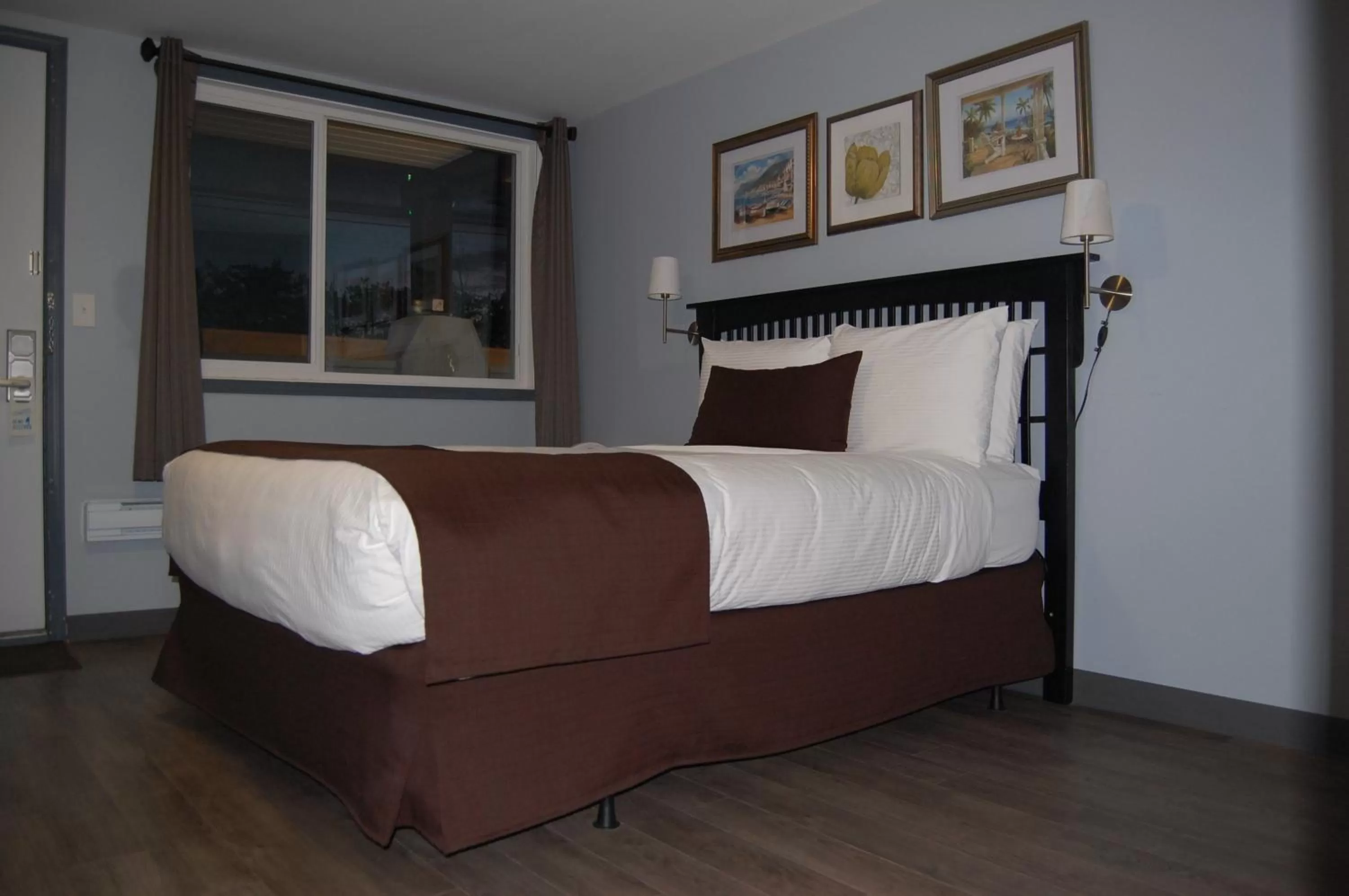 Bedroom, Bed in Rest Inn