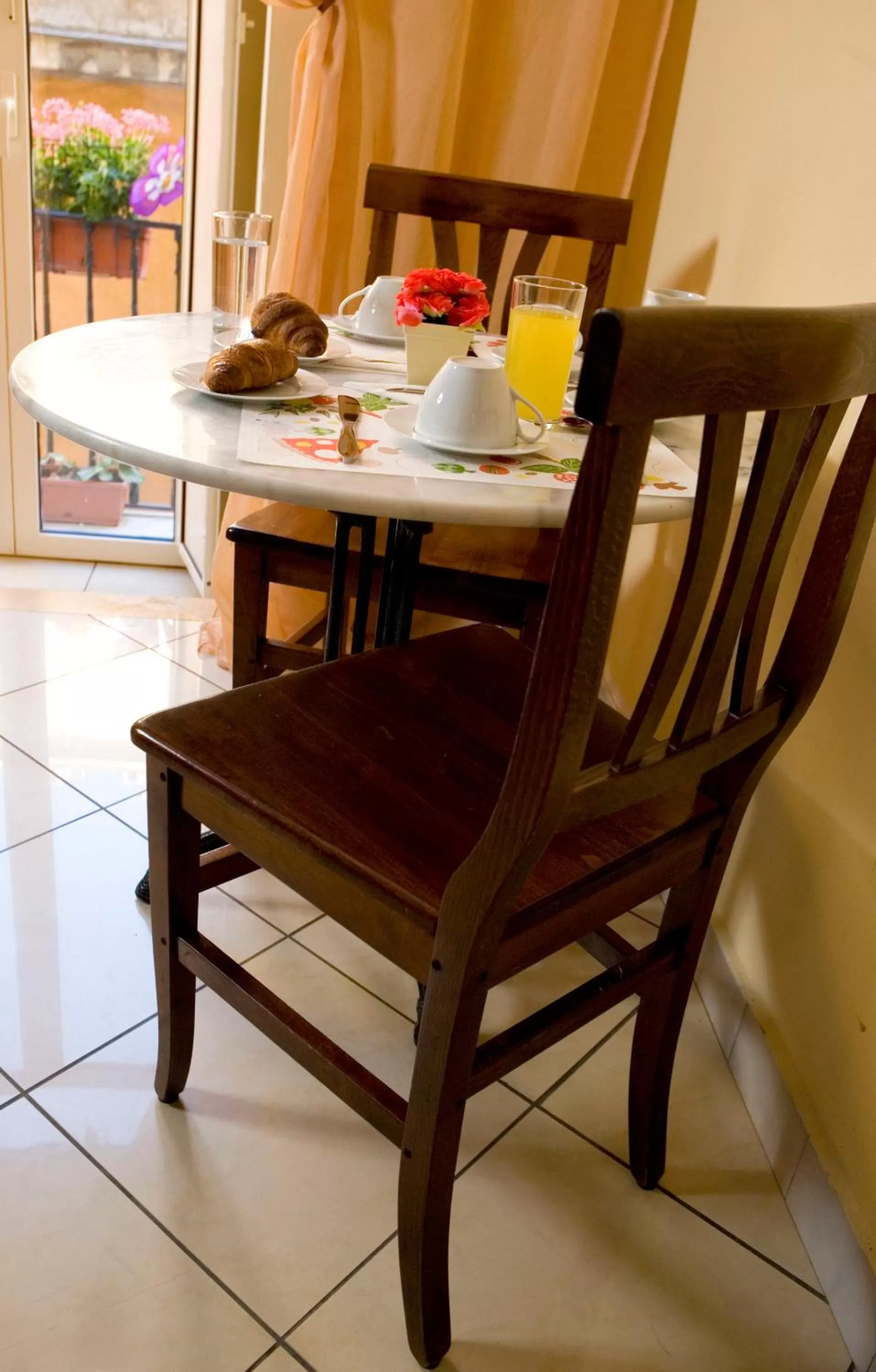 Seating area in Hotel Cineholiday