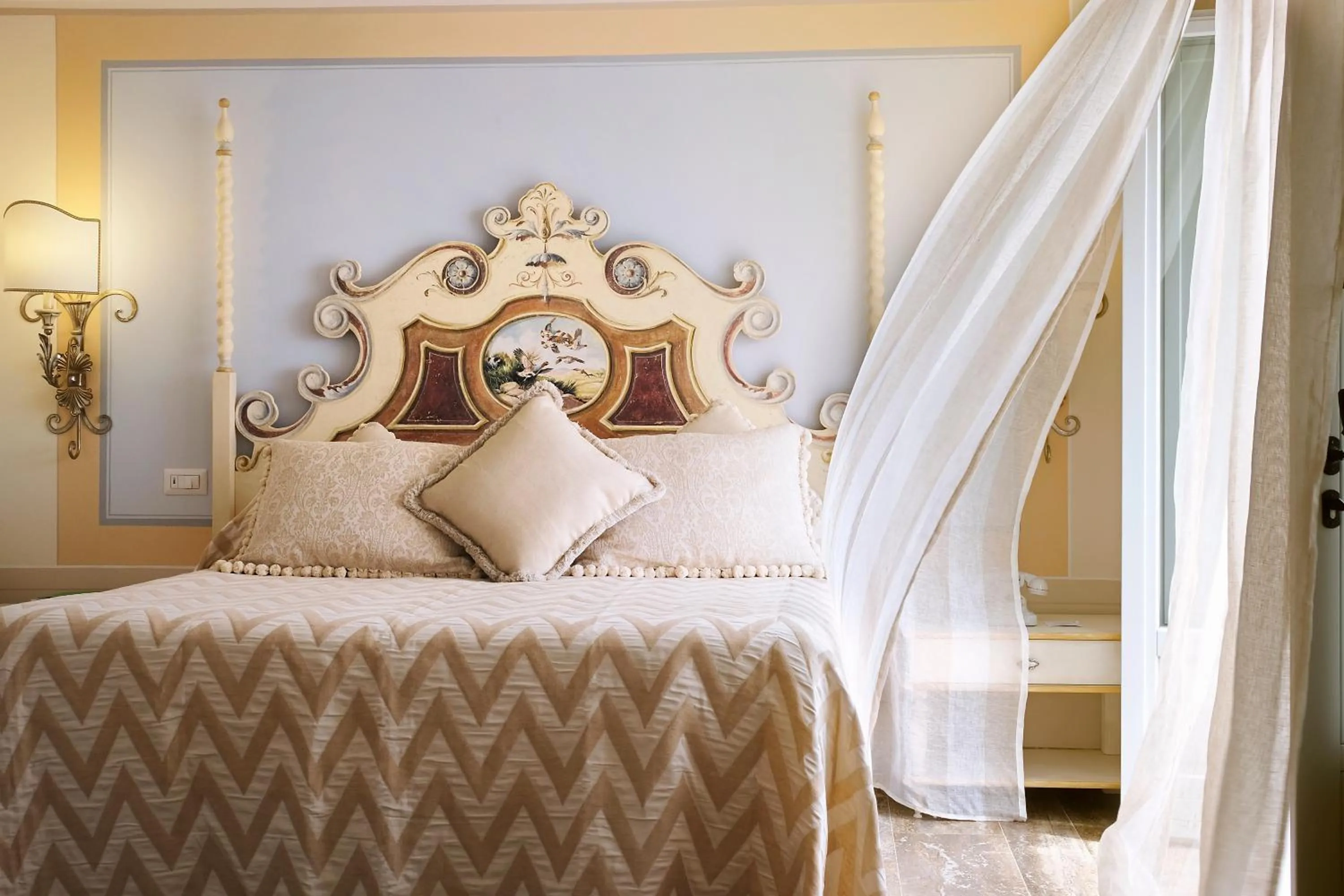 Bedroom, Bed in Il Falconiere Relais & Spa