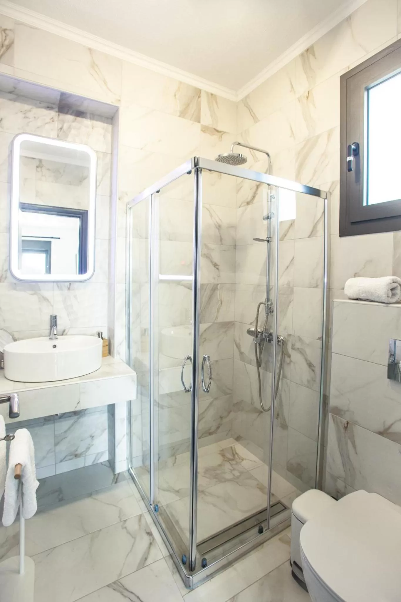 Anemos Luxury Apartments