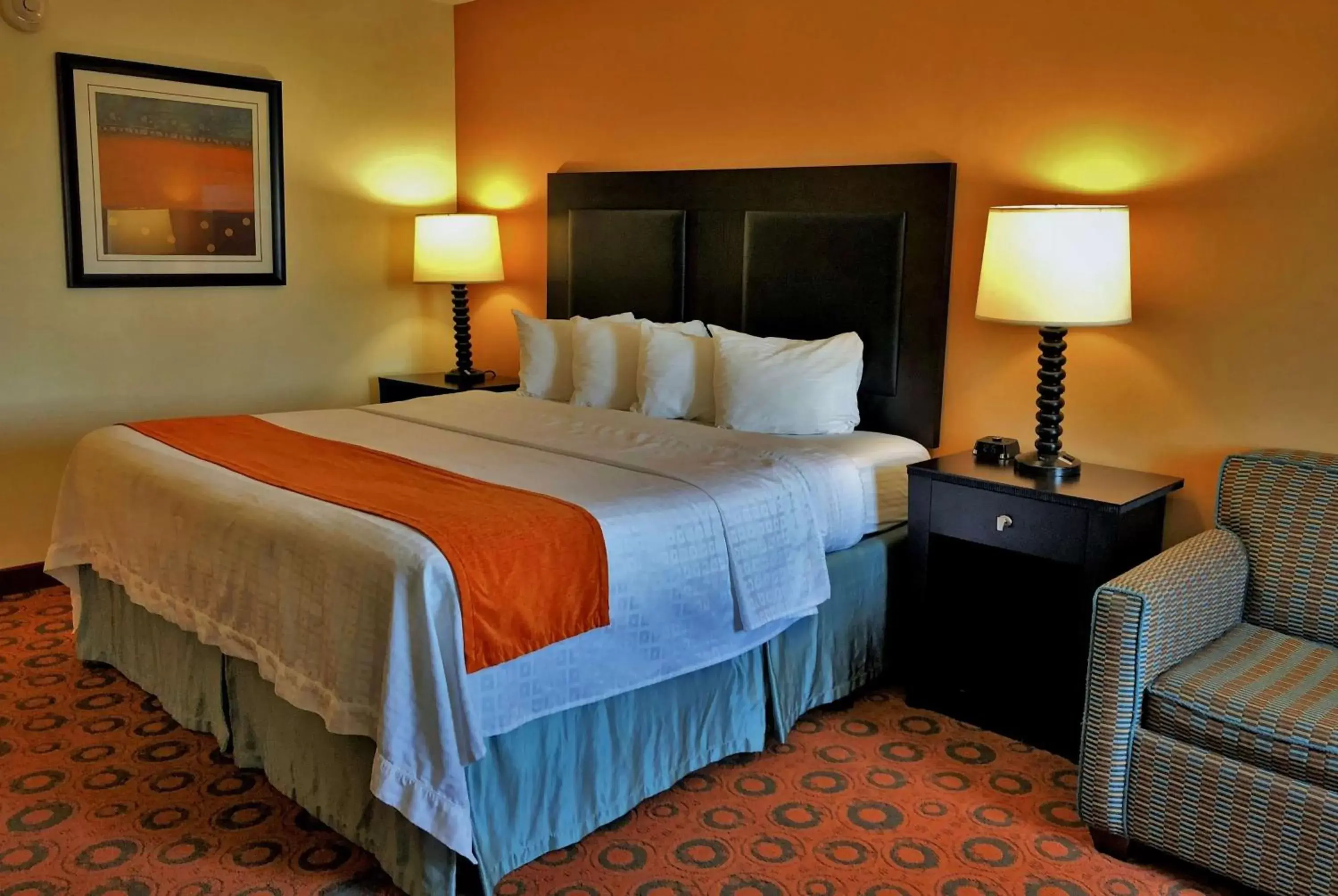 King Room with Roll-In Shower - Mobility/Hearing Accessible - Non-Smoking in Lux Hotel & Spa, Trademark Collection by Wyndham King Room with Roll-In Shower - Mobility/Hearing Accessible - Non-Smoking in Lux Hotel & Spa, Trademark Collection by Wyndham